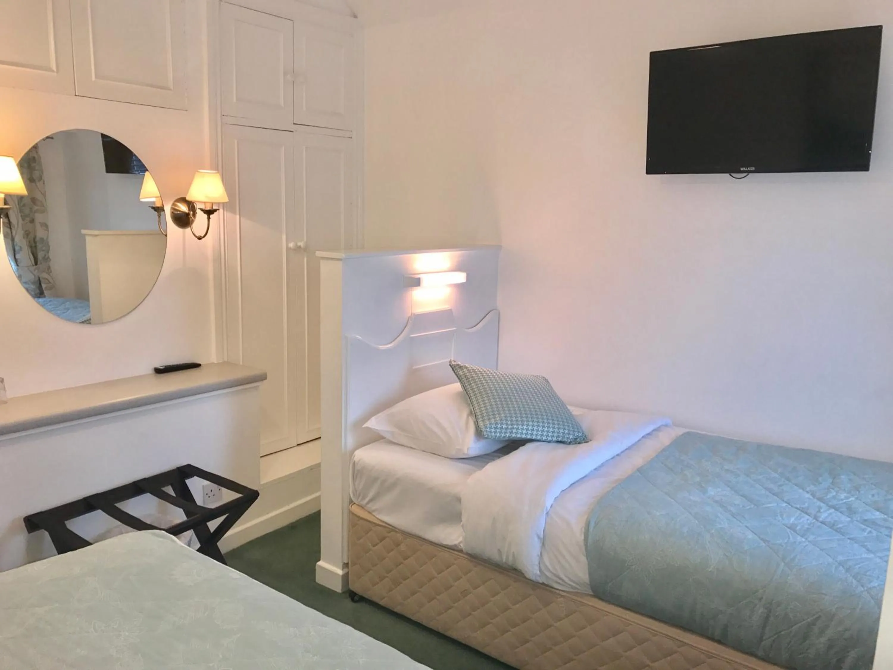 Bedroom, Bed in Dergvale Hotel