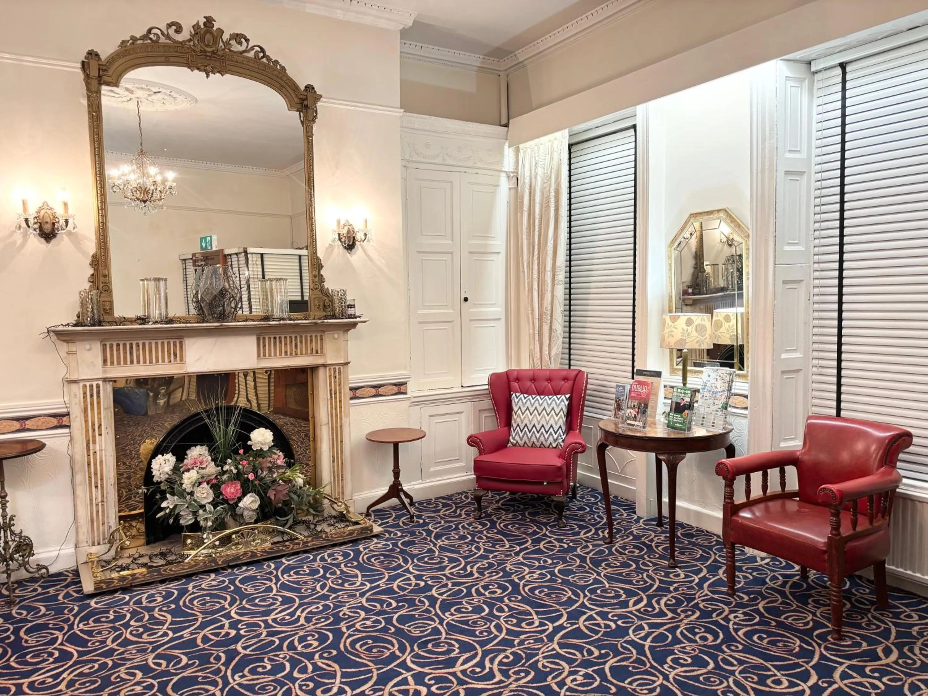 Lobby or reception in Dergvale Hotel