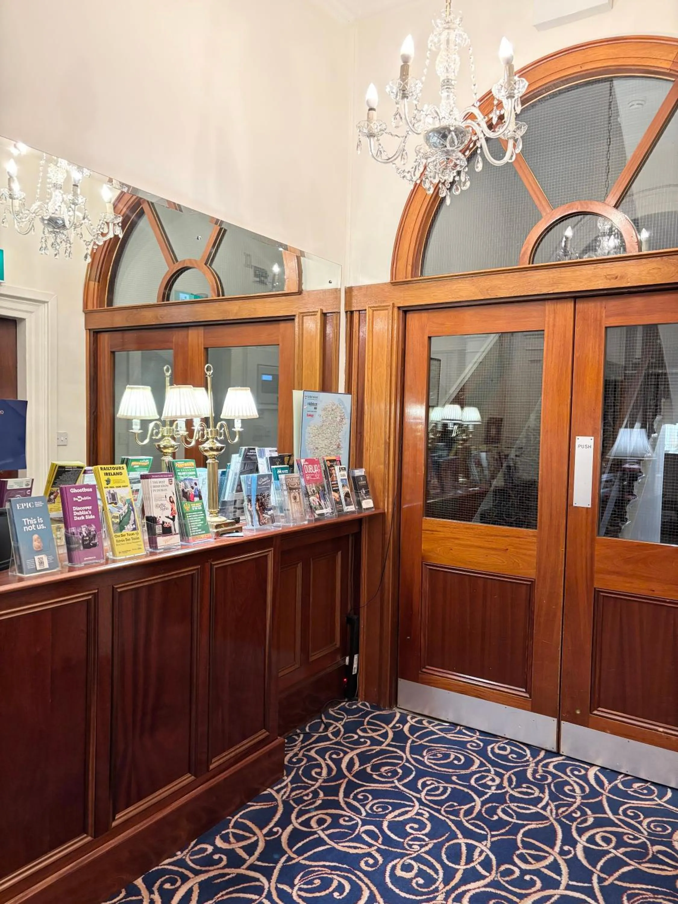 Lobby or reception in Dergvale Hotel