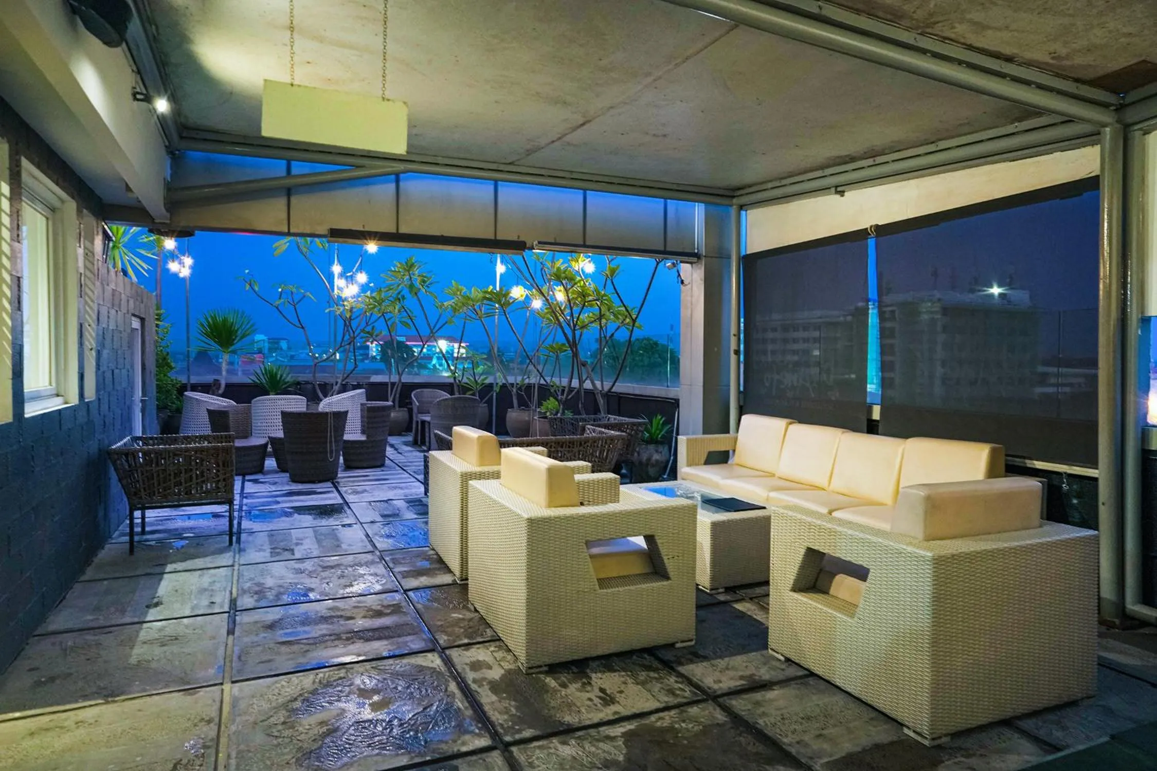 Seating area in PYRENEES Malioboro Hotel