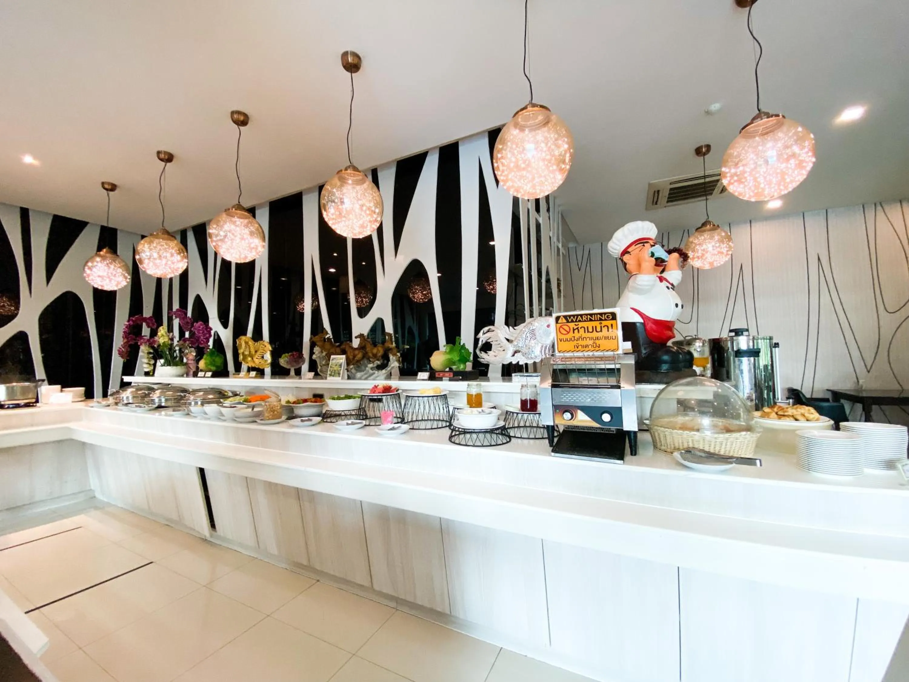 Restaurant/places to eat in Grand Hill Resort and Spa