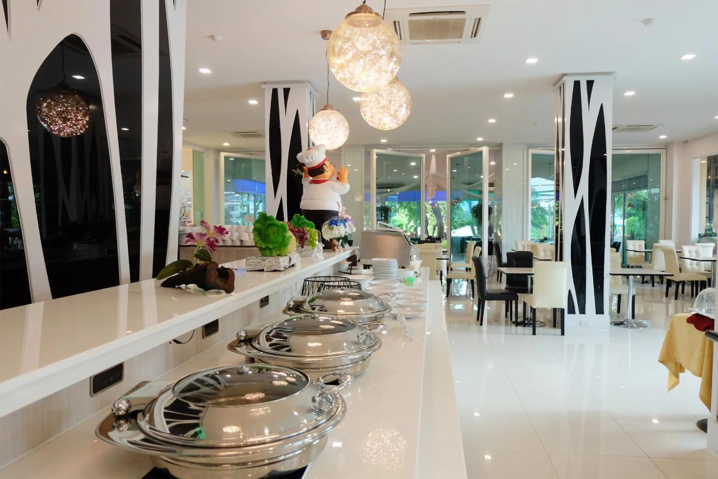 Restaurant/places to eat in Grand Hill Resort and Spa