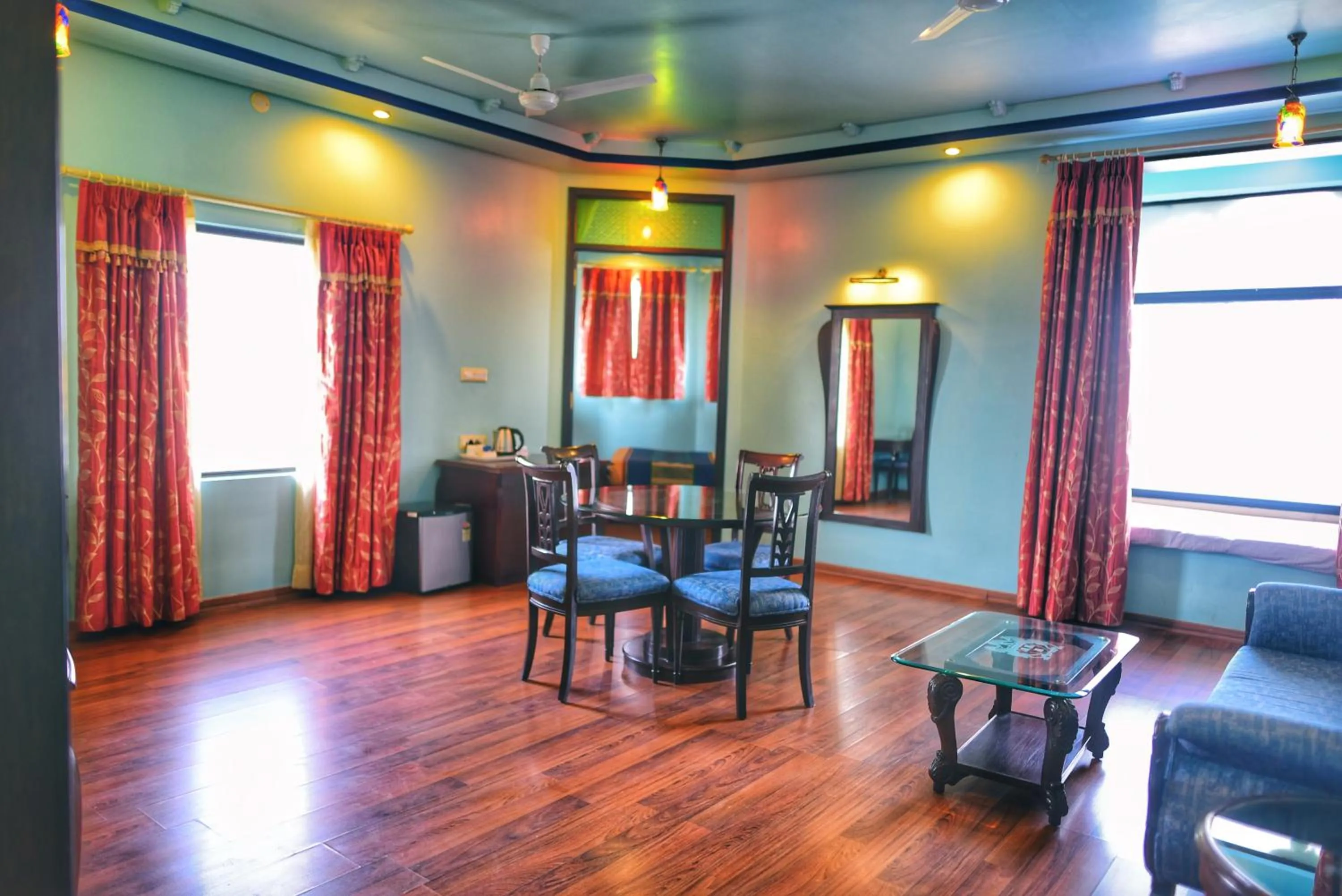 Living room in jüSTa Lake Nahargarh Palace, Chittorgarh