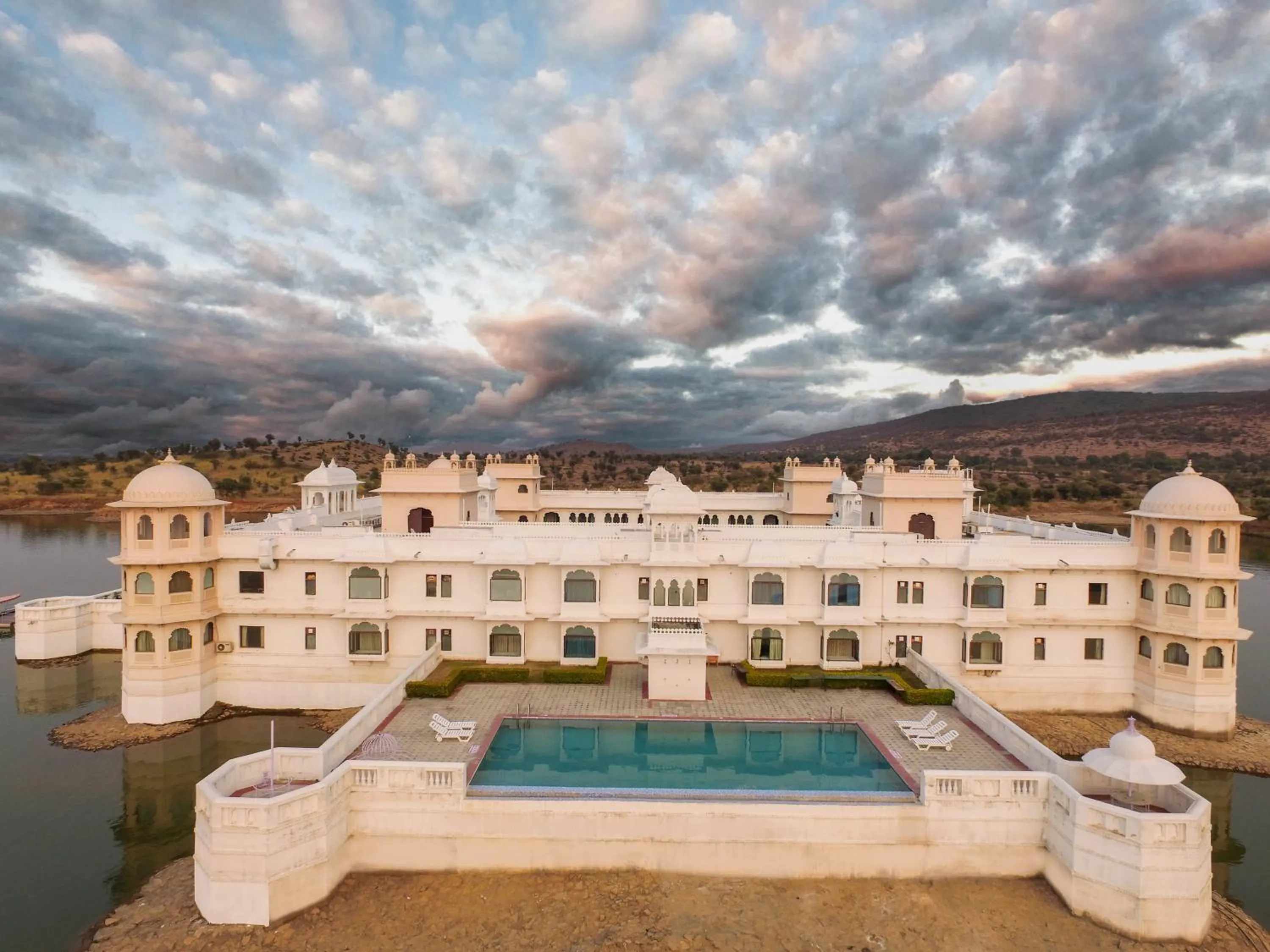 Bird's eye view in jüSTa Lake Nahargarh Palace, Chittorgarh