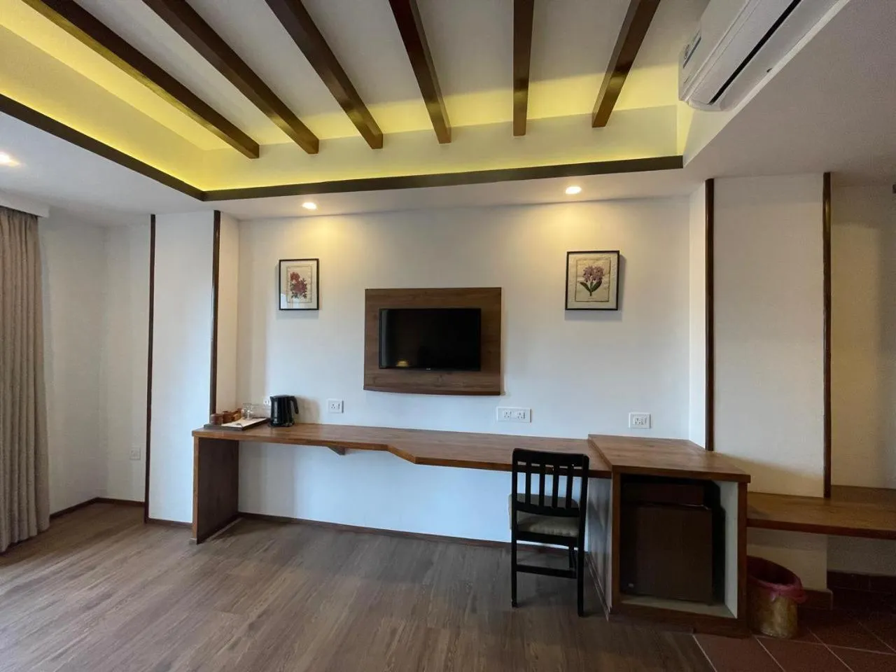 TV and multimedia in Ambassador Garden Home