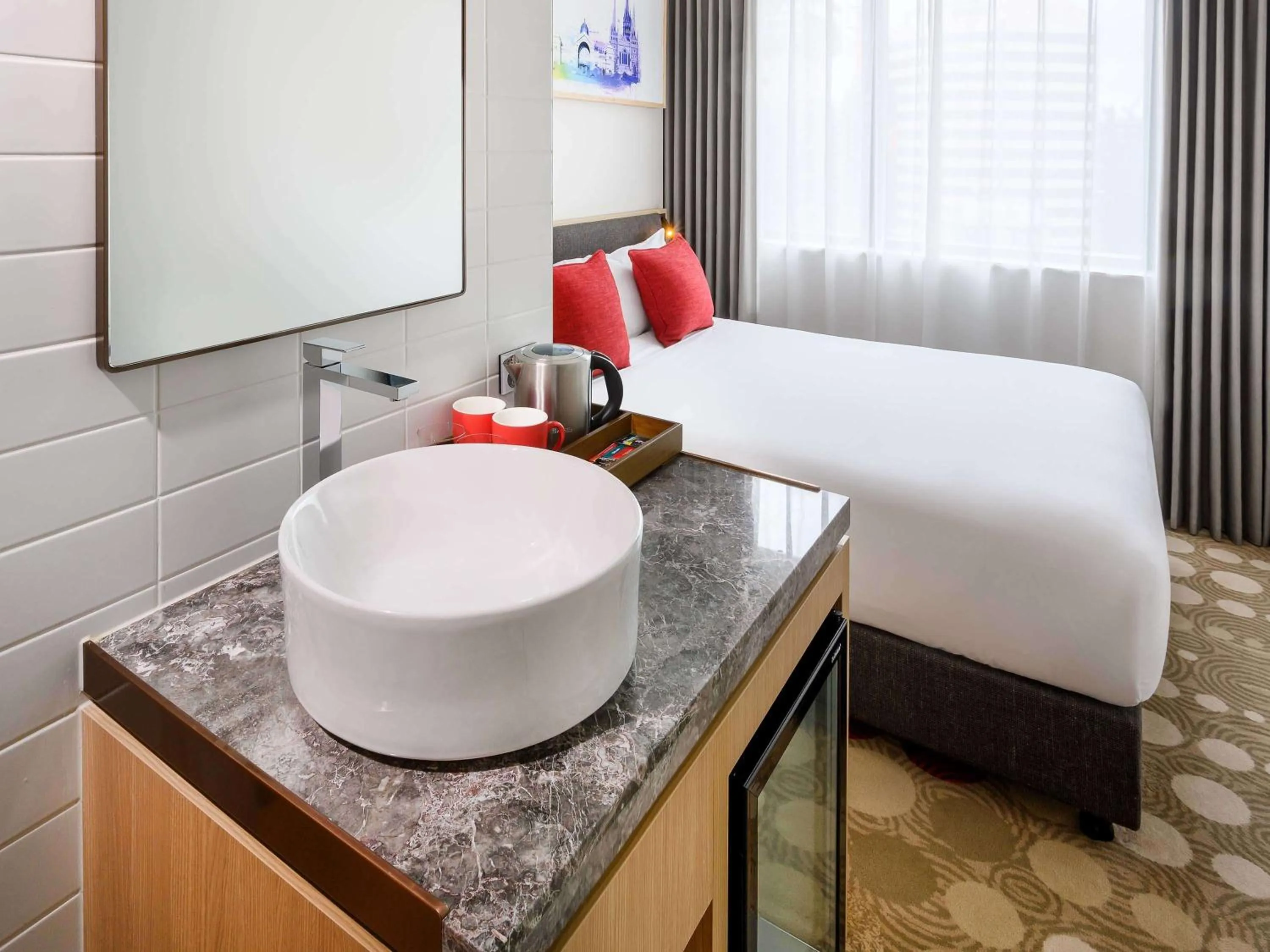 Photo of the whole room, Bed in ibis Melbourne Central