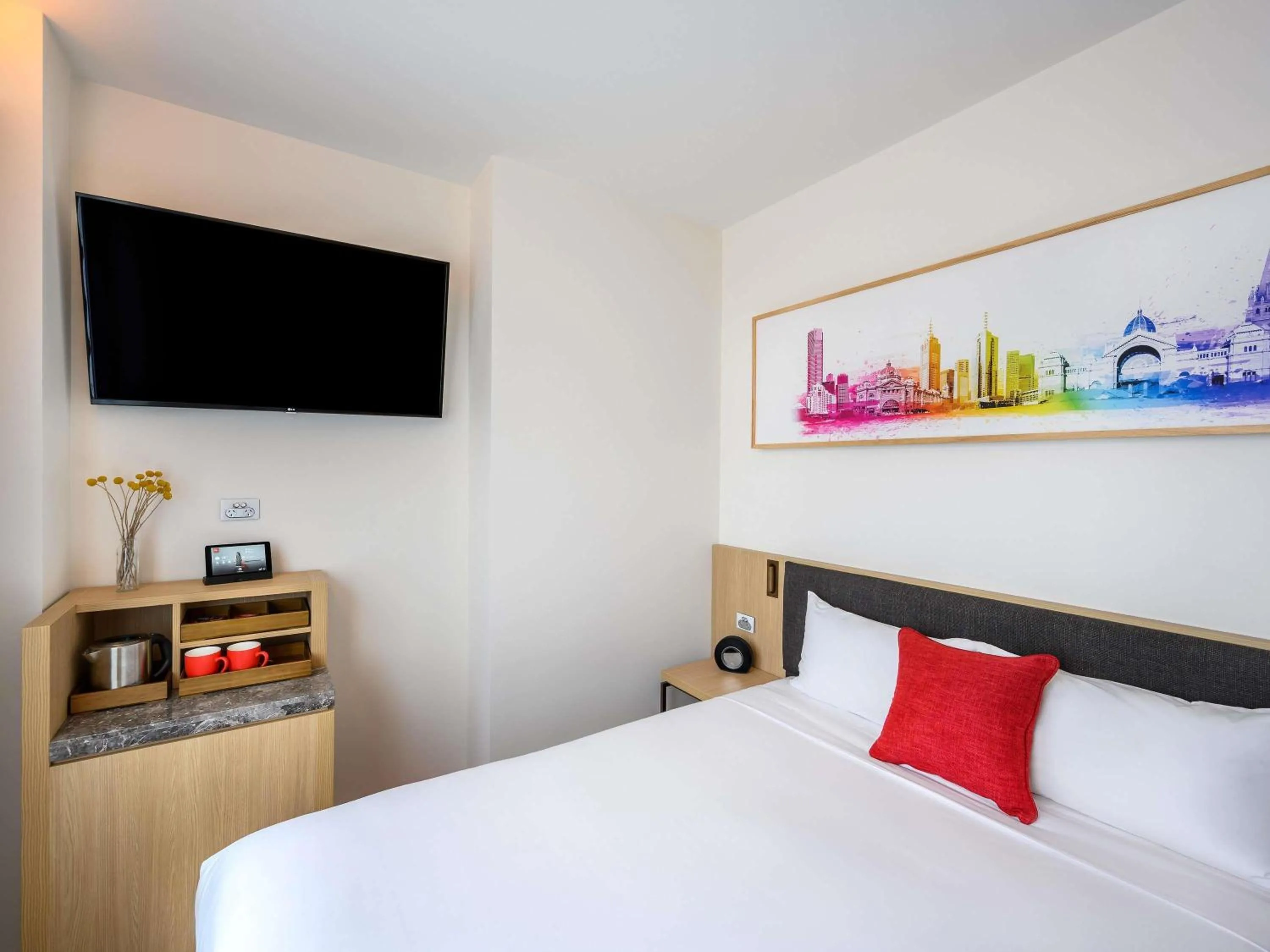 Bedroom, Bed in ibis Melbourne Central