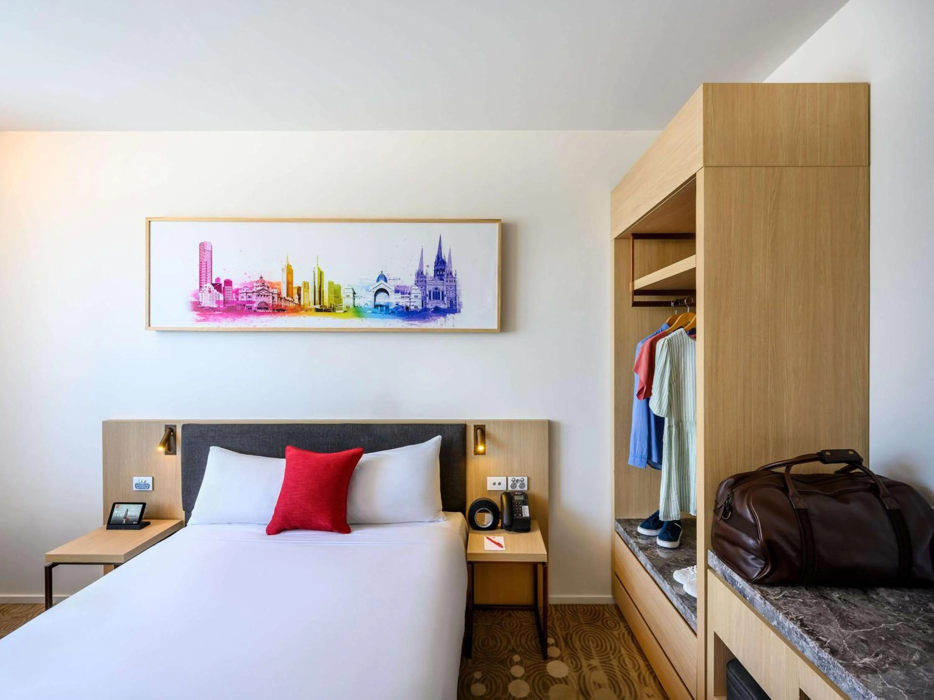 Photo of the whole room, Bed in ibis Melbourne Central