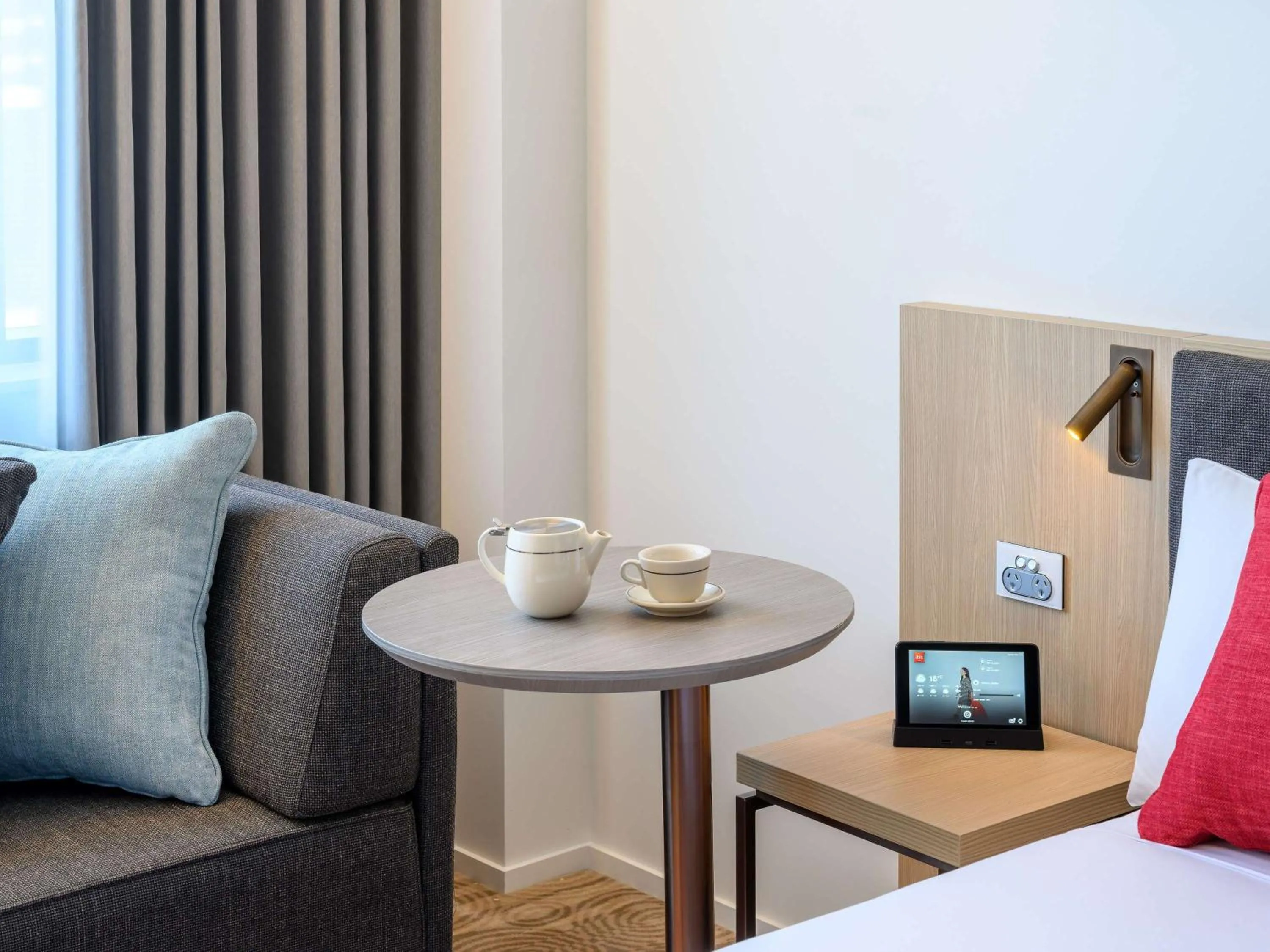 Photo of the whole room, Bed in ibis Melbourne Central