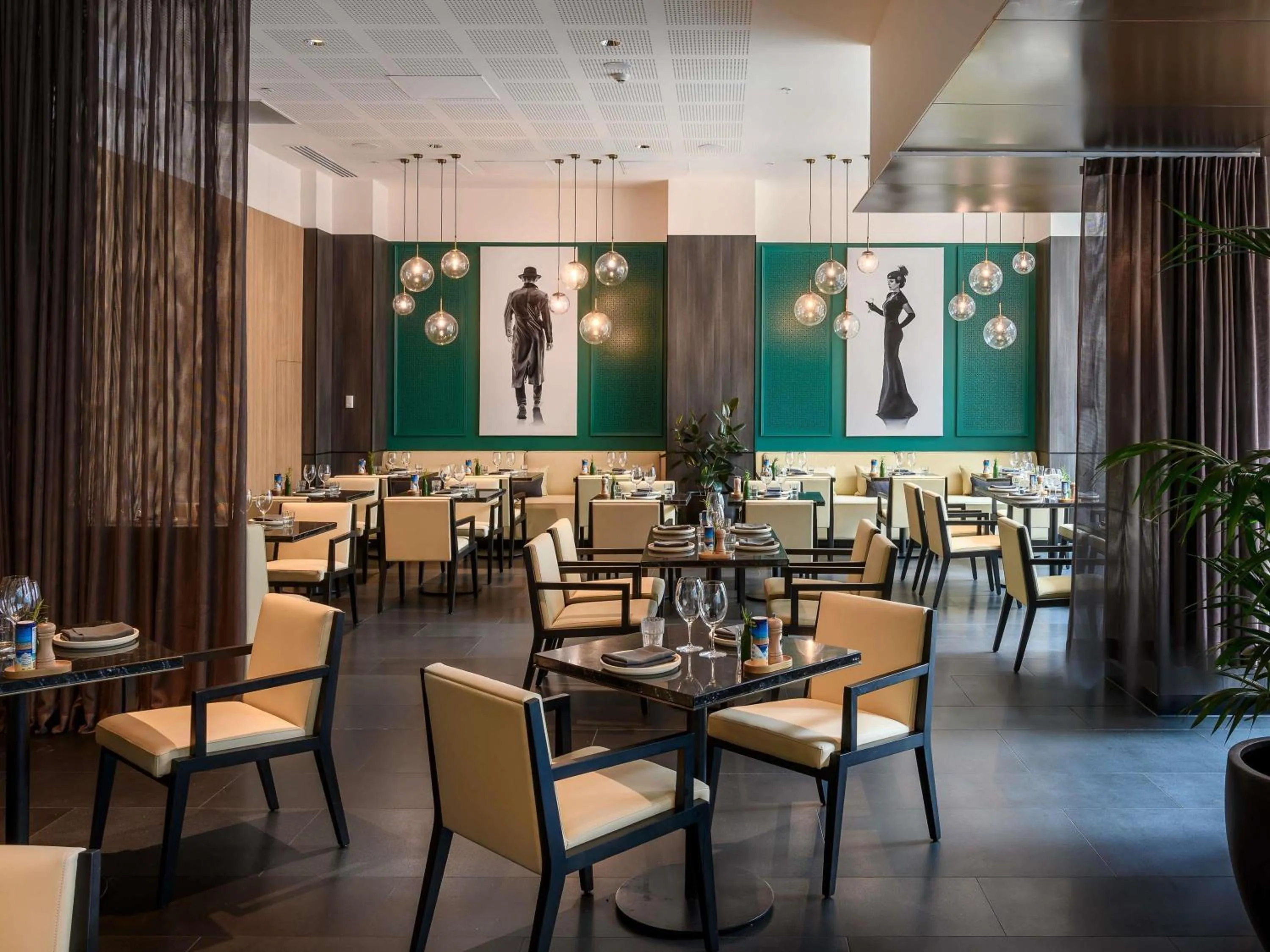 Restaurant/places to eat in ibis Melbourne Central