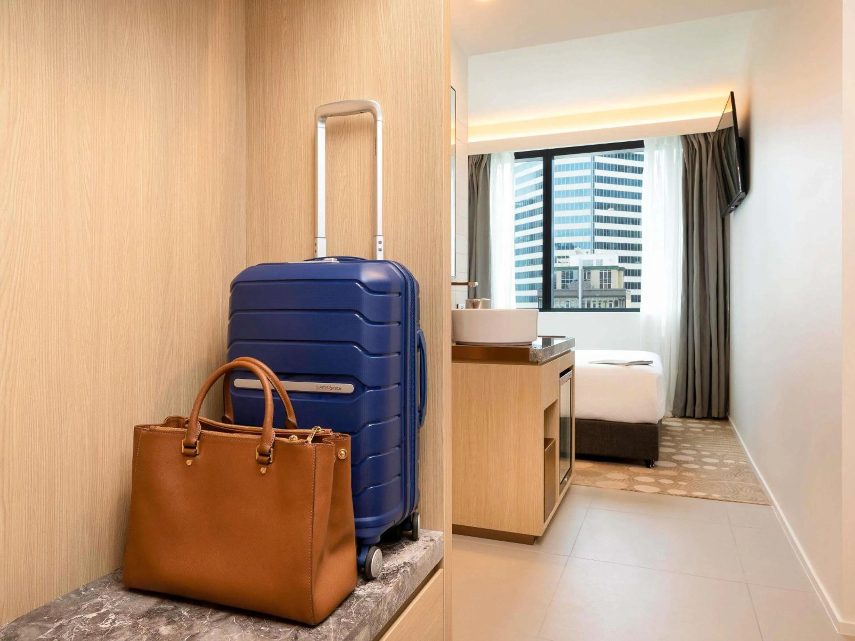 Bedroom in ibis Melbourne Central