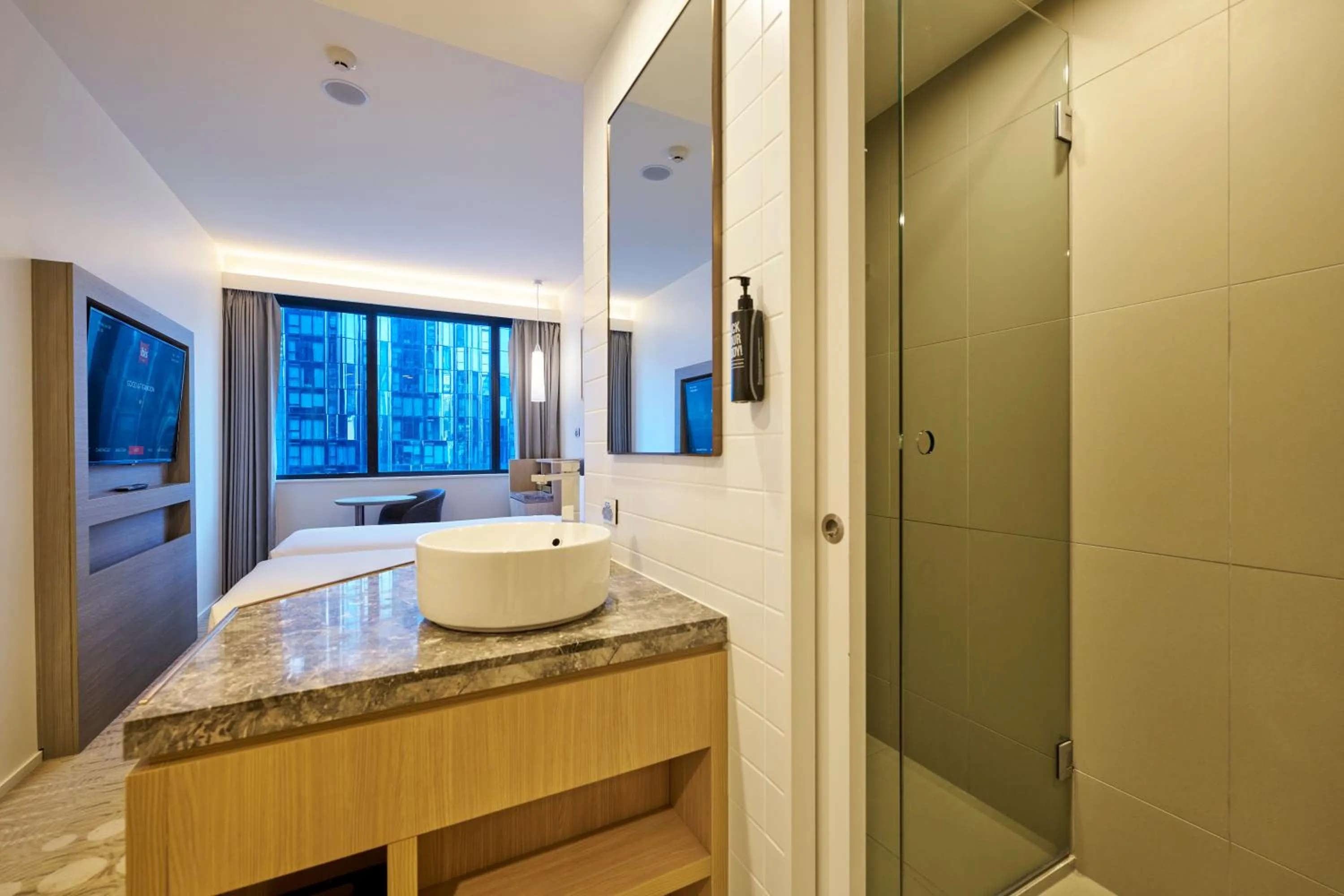 Shower in ibis Melbourne Central