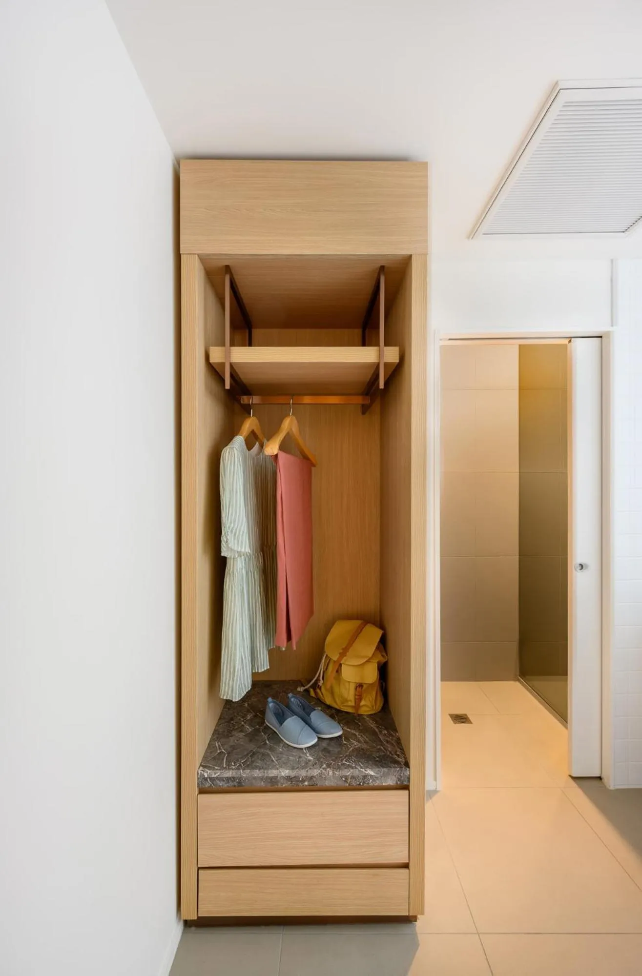 Decorative detail in ibis Melbourne Central