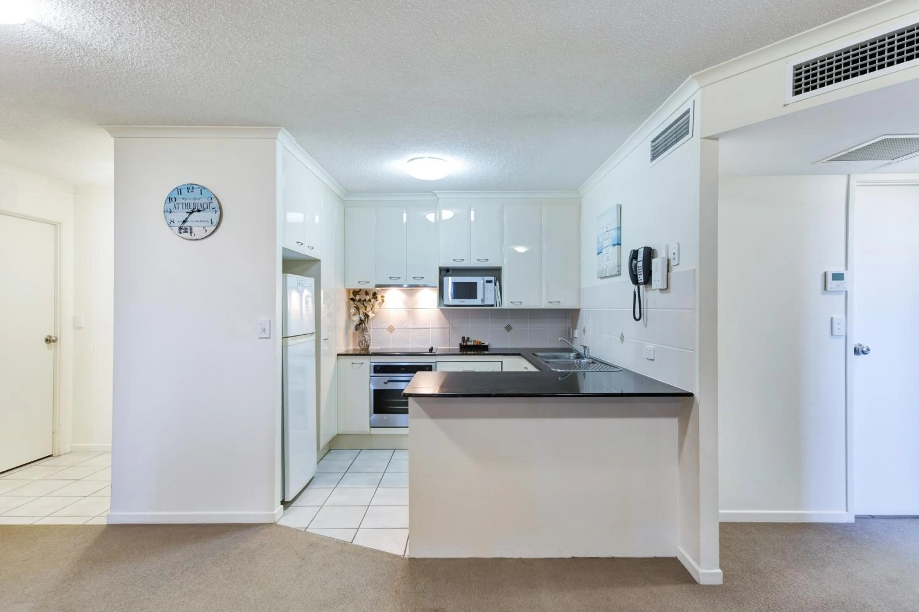 Kitchen or kitchenette in Atlantis Marcoola