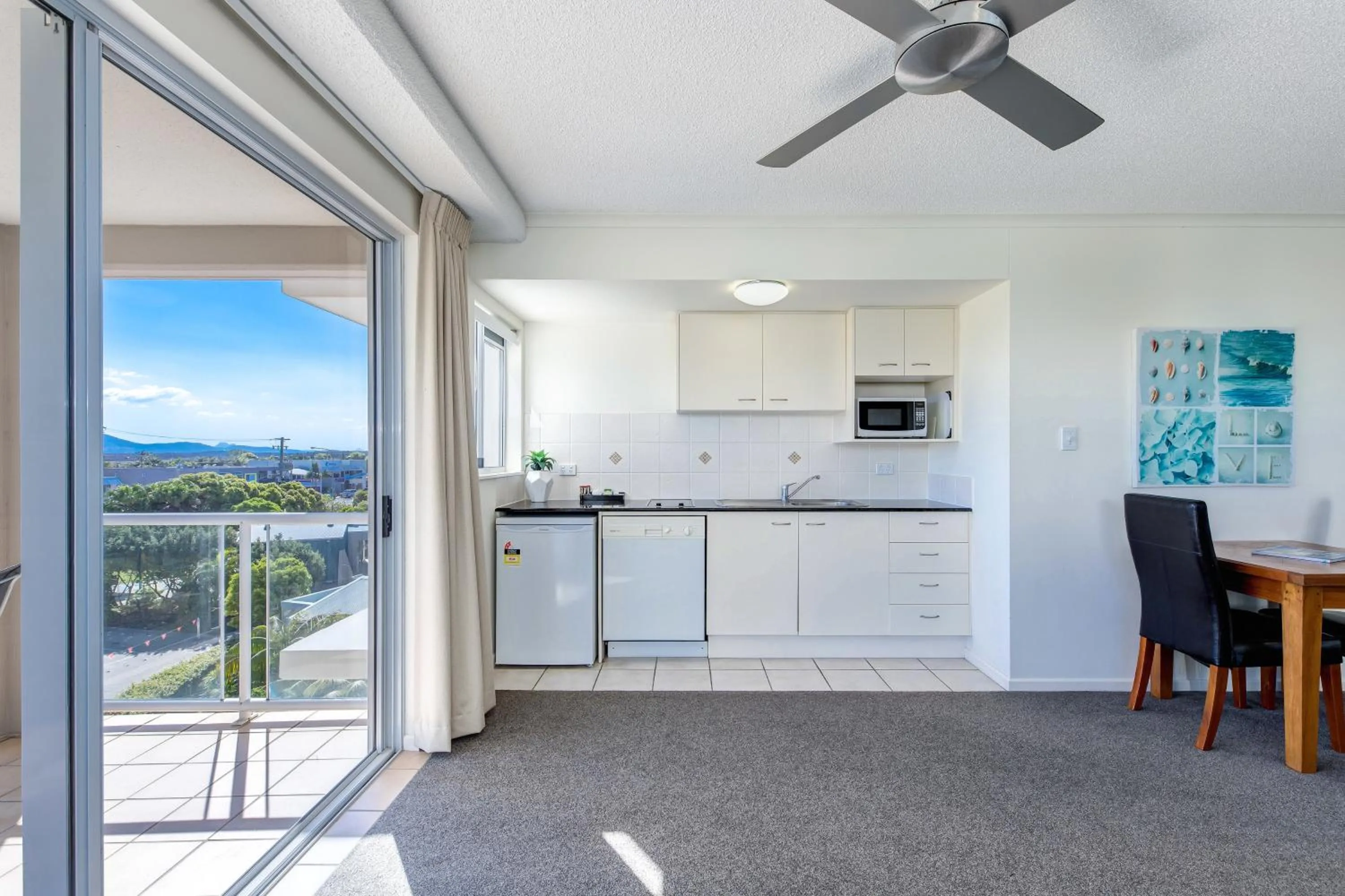 Kitchen or kitchenette in Atlantis Marcoola
