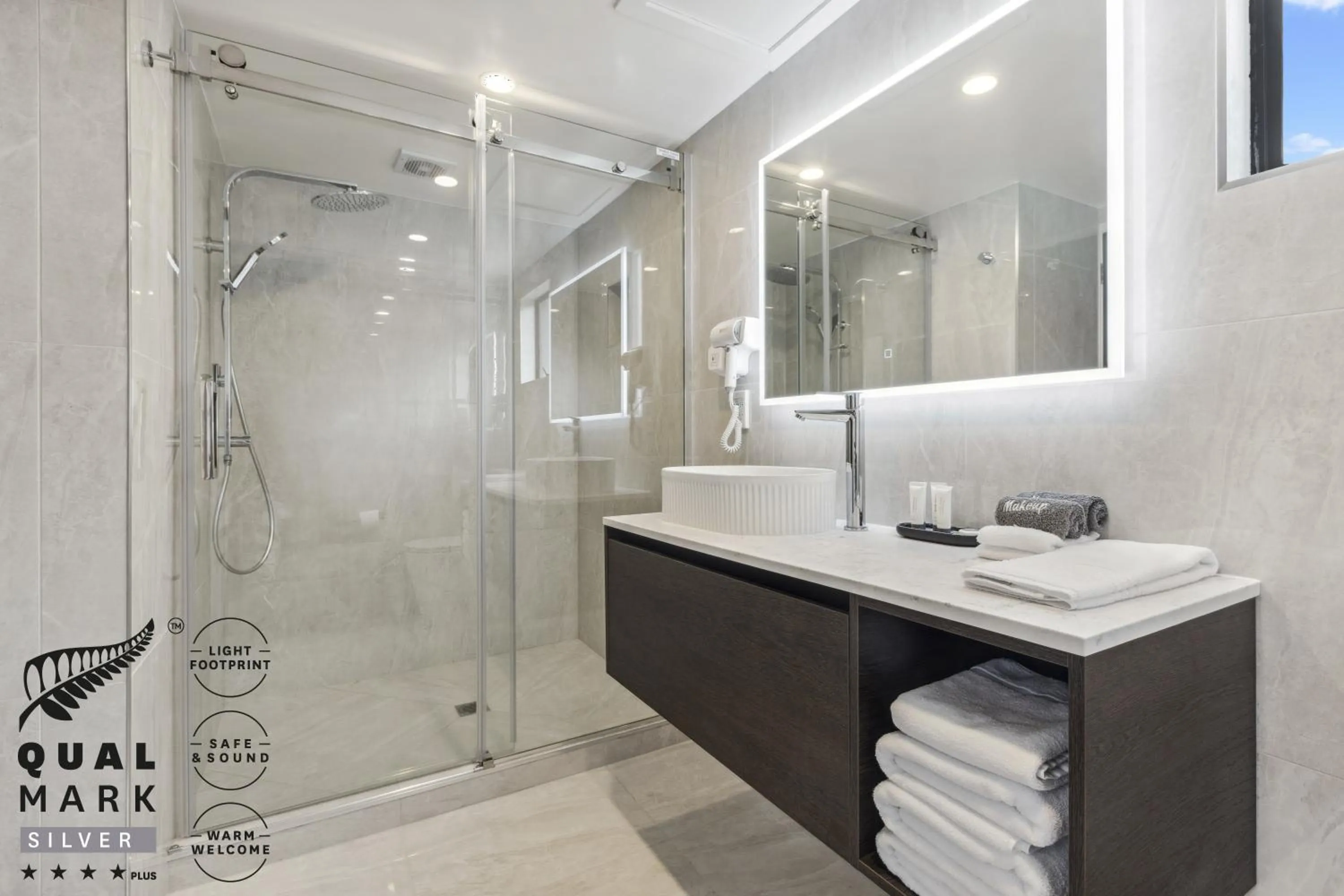 Bathroom in Knights Inn