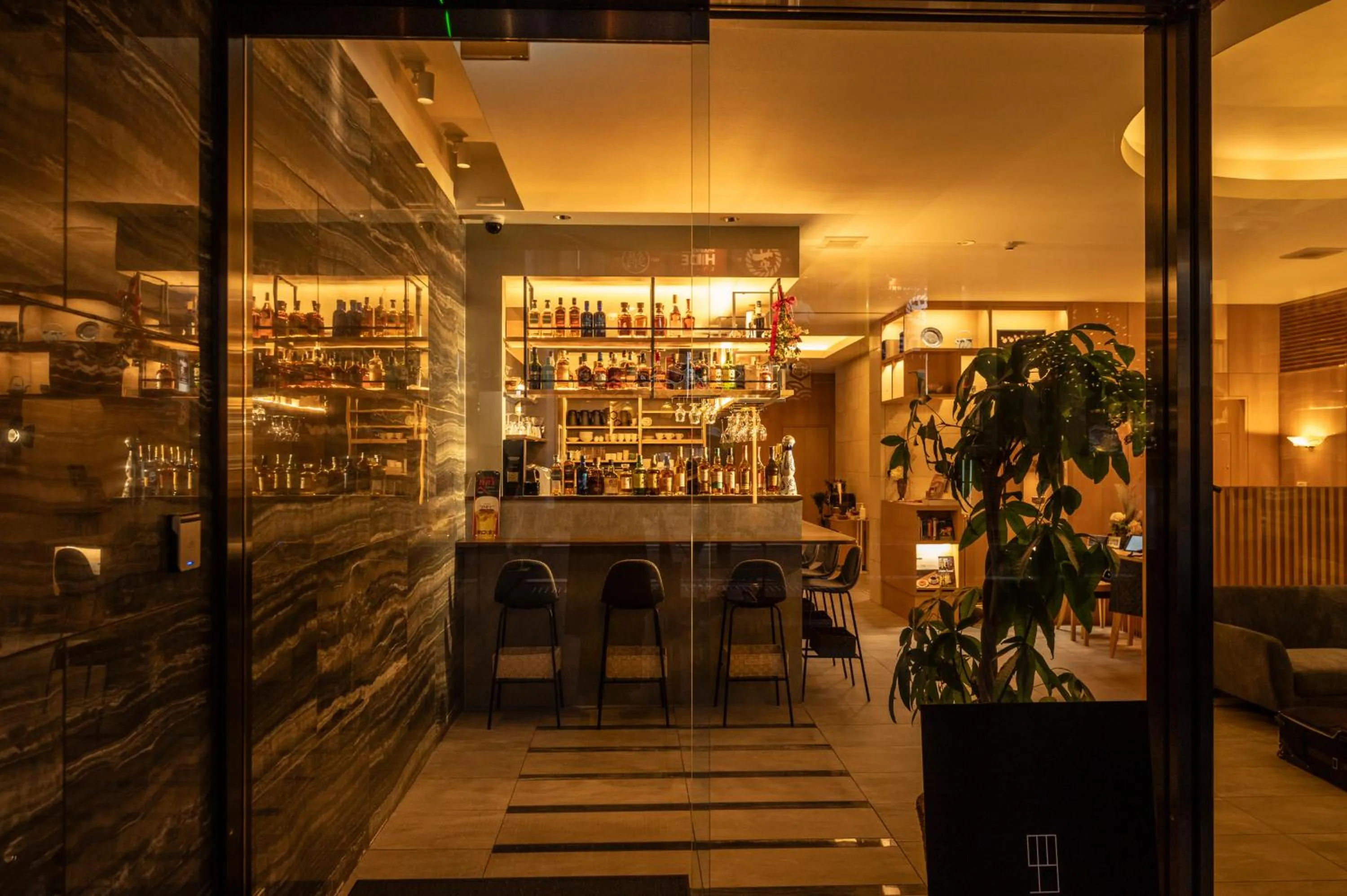 Lounge or bar in Kyoto Shijo Takakura Hotel Grandereverie