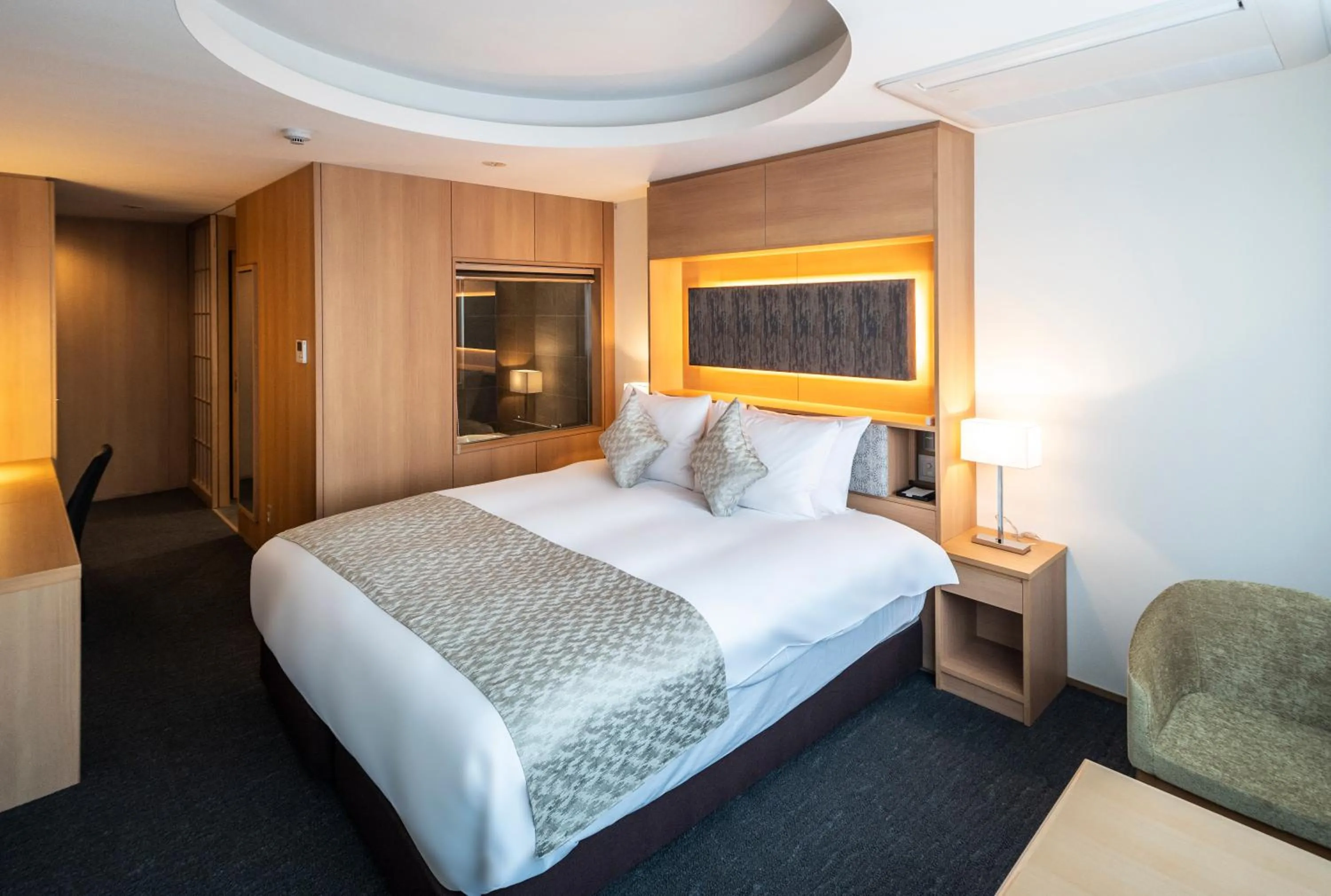 Bed in Kyoto Shijo Takakura Hotel Grandereverie