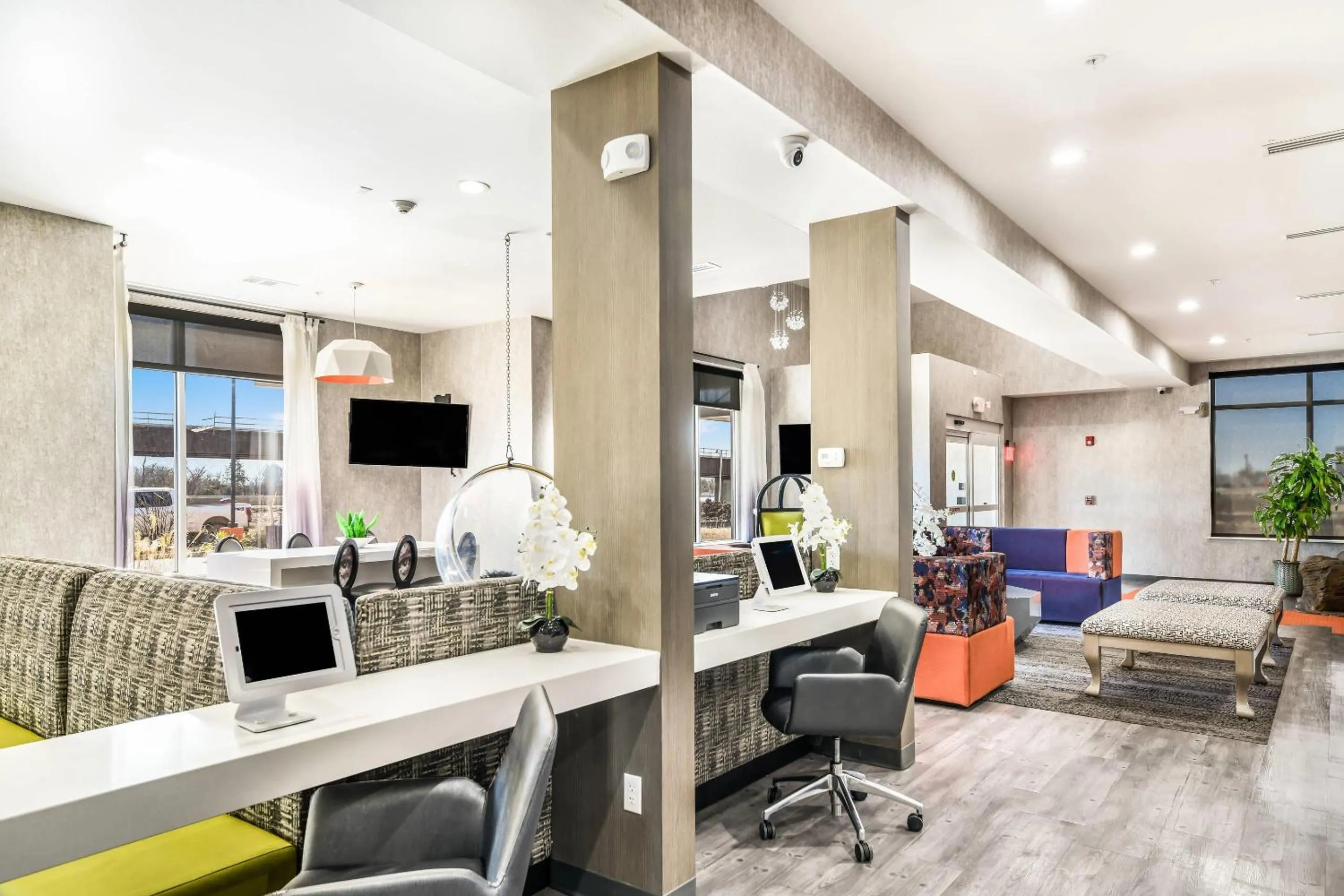 Business facilities in Hy-Lo Hotel, an Ascend Collection Hotel