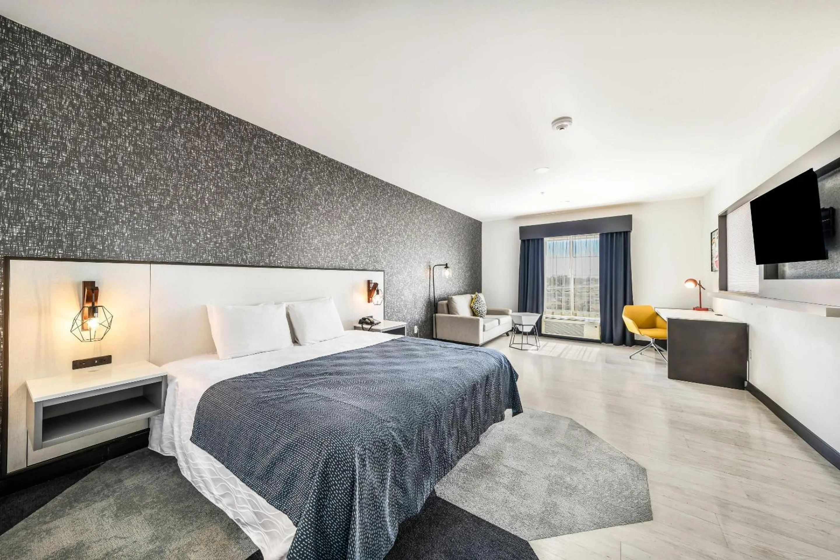 Bedroom, Bed in Hy-Lo Hotel, an Ascend Collection Hotel