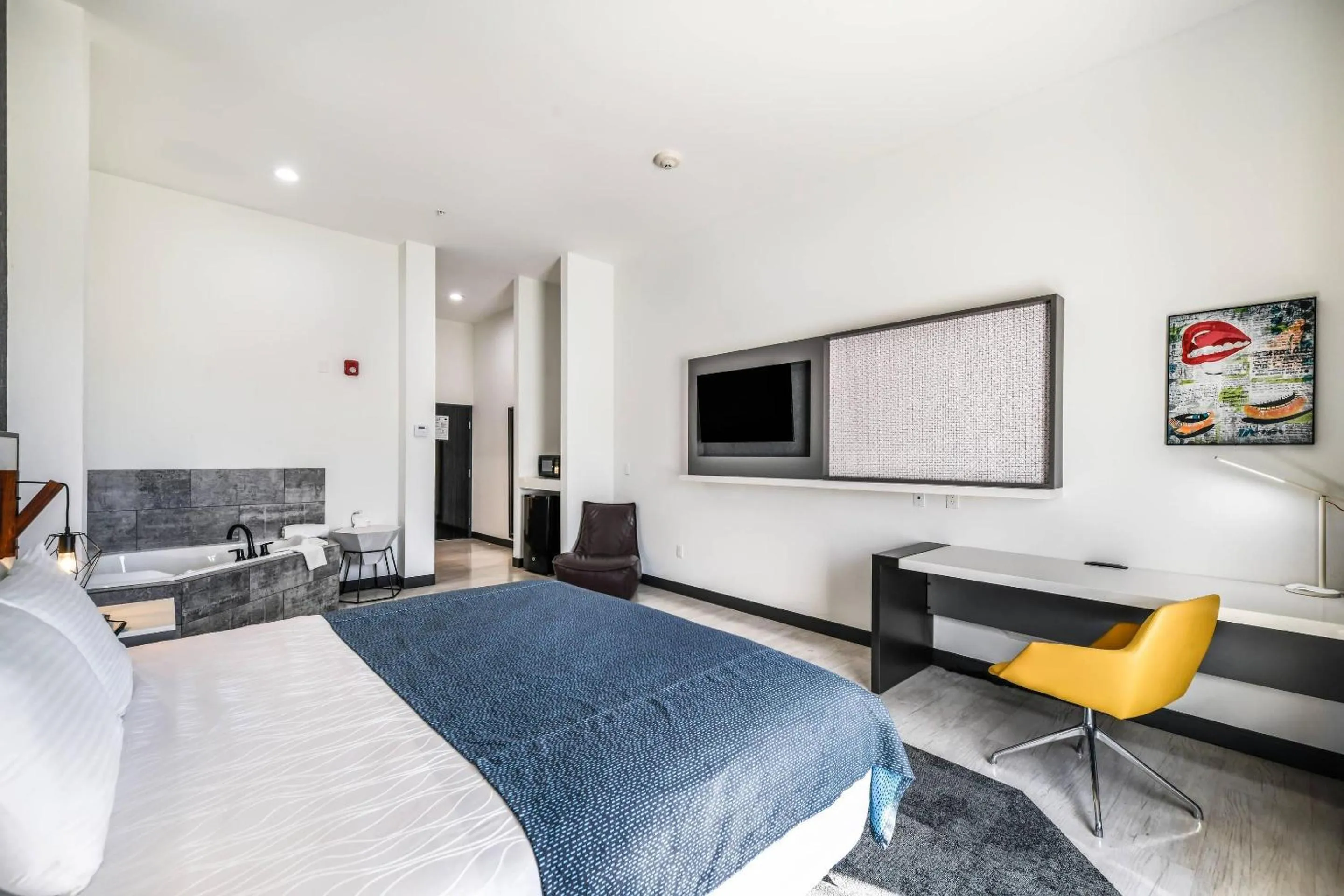 Bedroom, Bed in Hy-Lo Hotel, an Ascend Collection Hotel