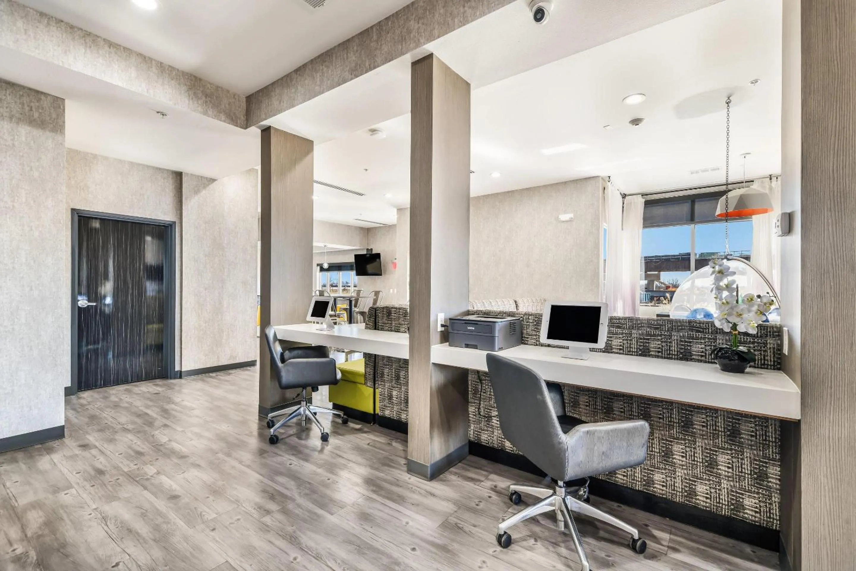 Business facilities in Hy-Lo Hotel, an Ascend Collection Hotel