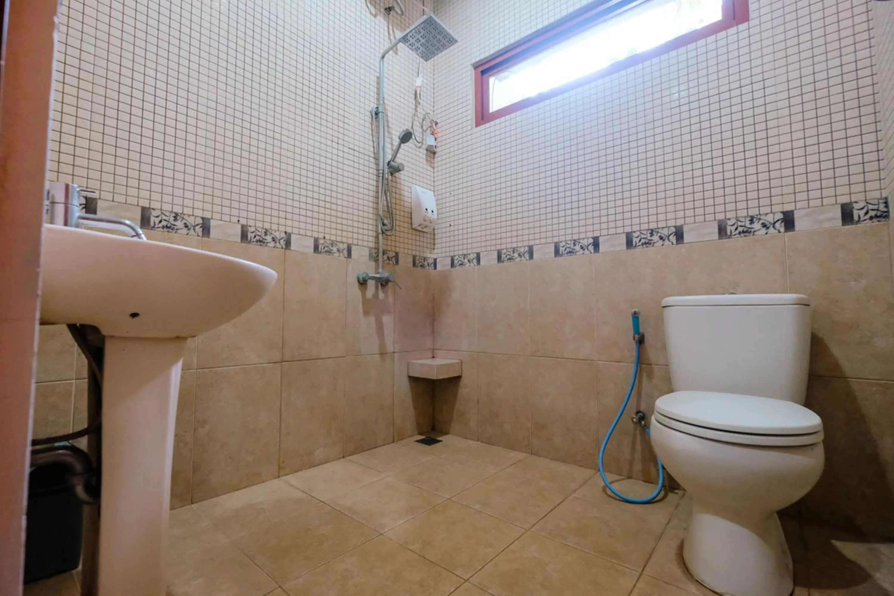 Bathroom in Homestay Jogja Pogung Dekat UGM by Simply Homy