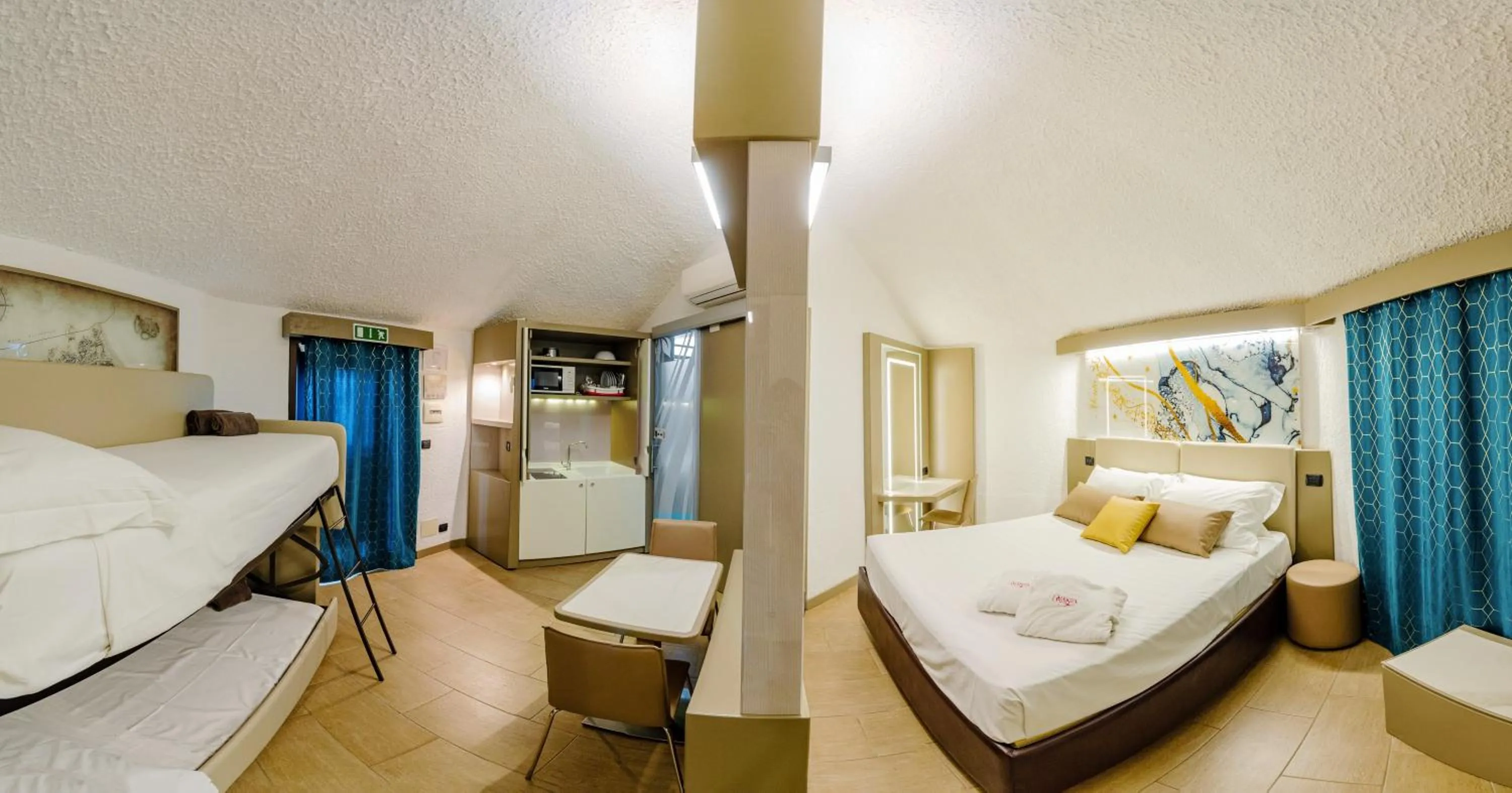 Photo of the whole room, Bed in Calanica Resort