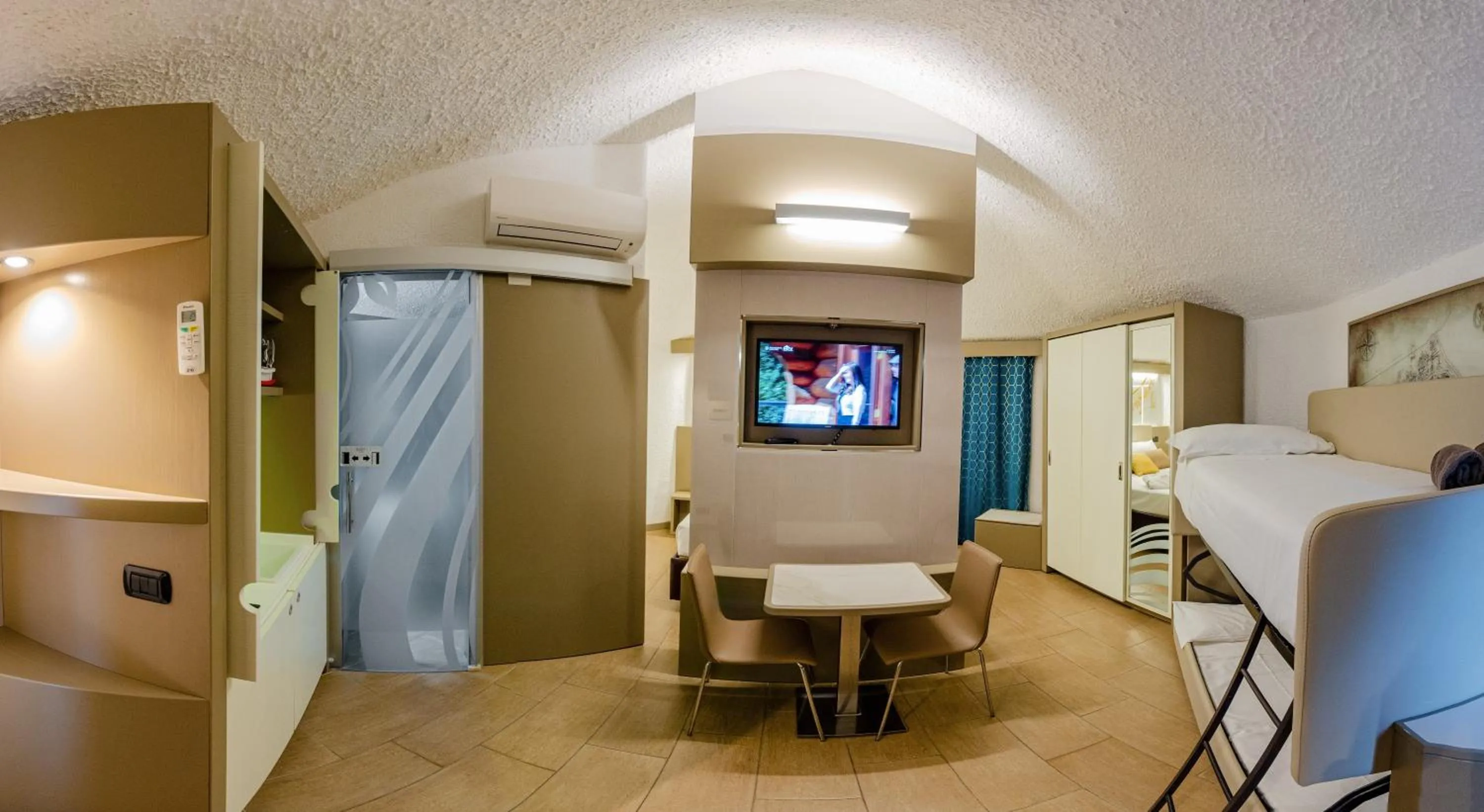 Photo of the whole room in Calanica Resort