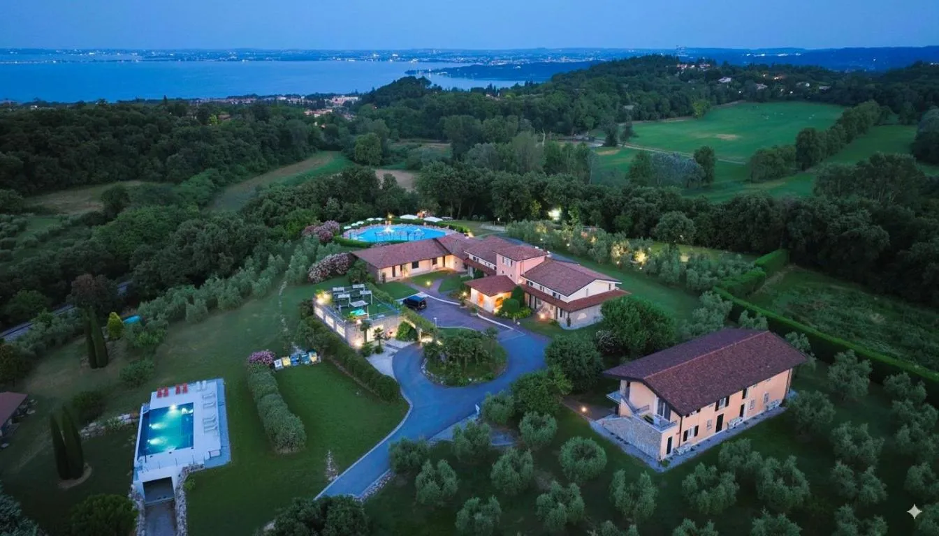 Garda Hill Boutique Apartments with Panoramic Pools e Agriturismo