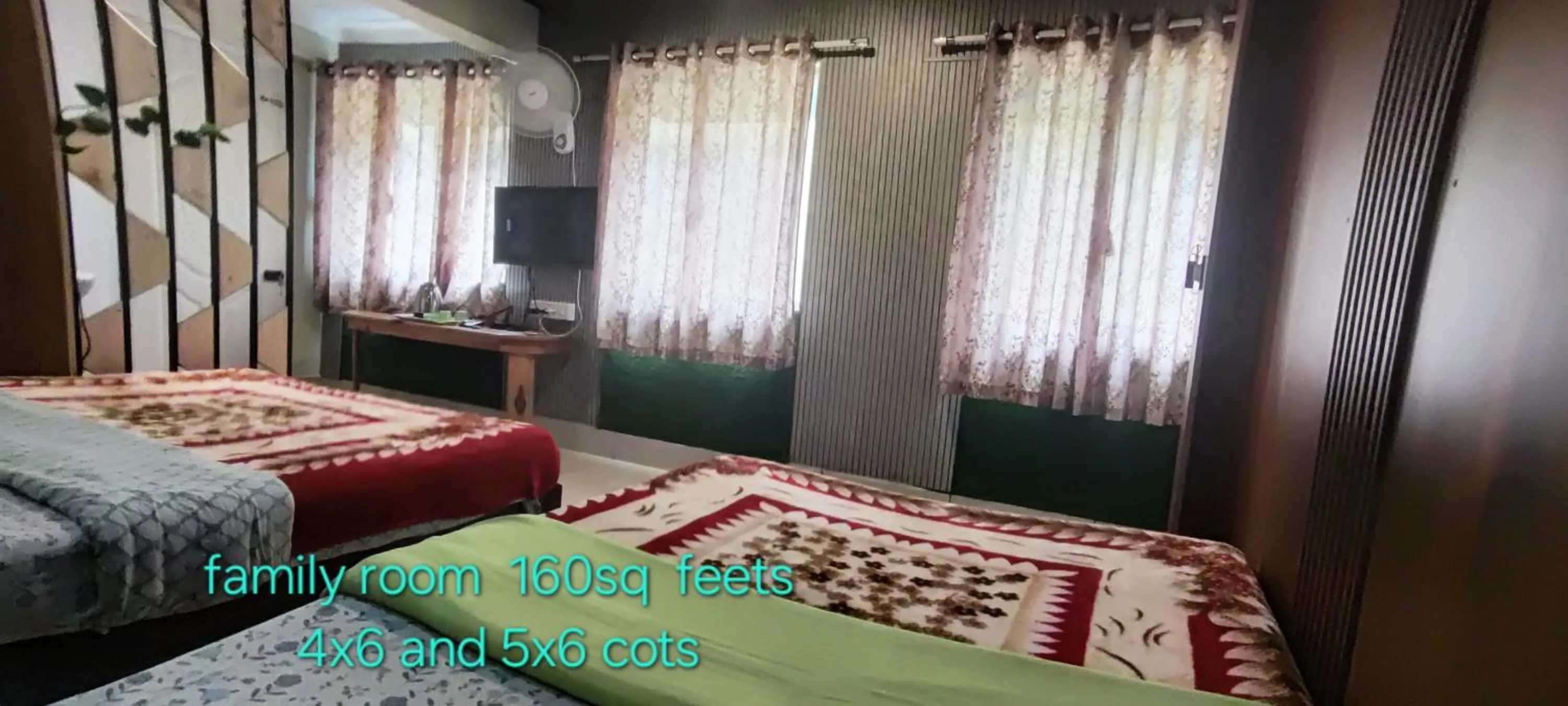 Bed in Greenview holiday inn