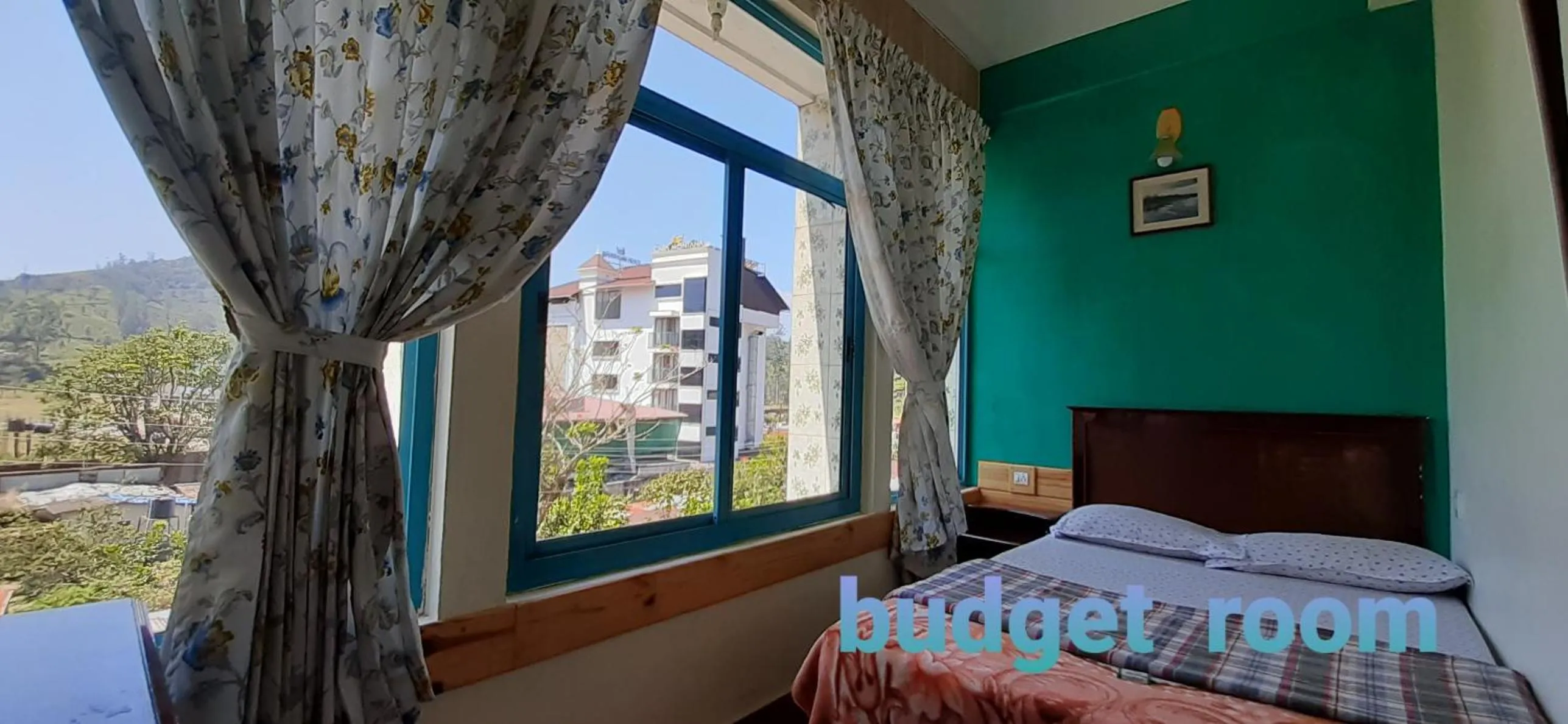 Bed in Greenview holiday inn