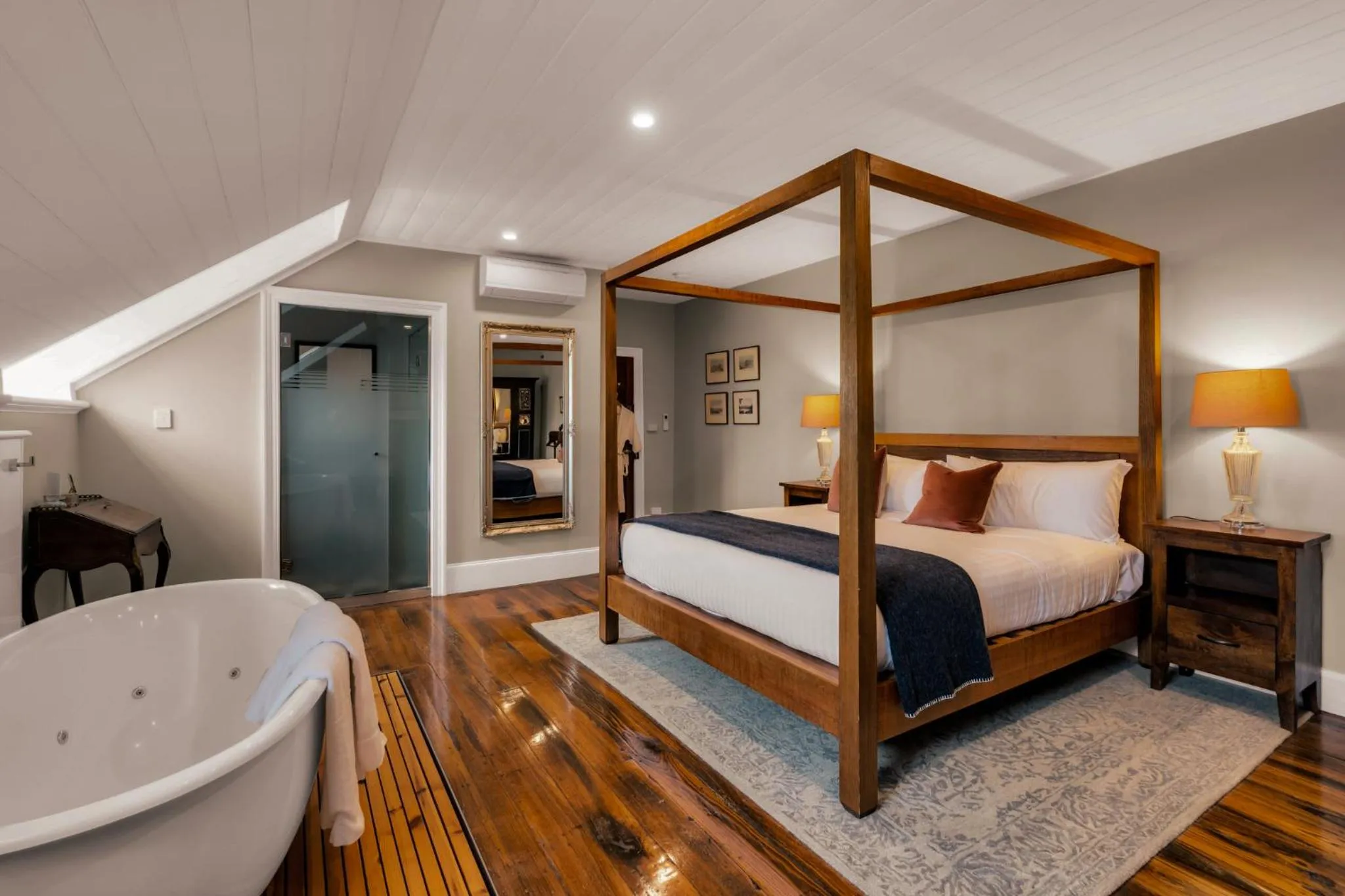 Bedroom, Bed in Quamby Estate - Boutique Country House