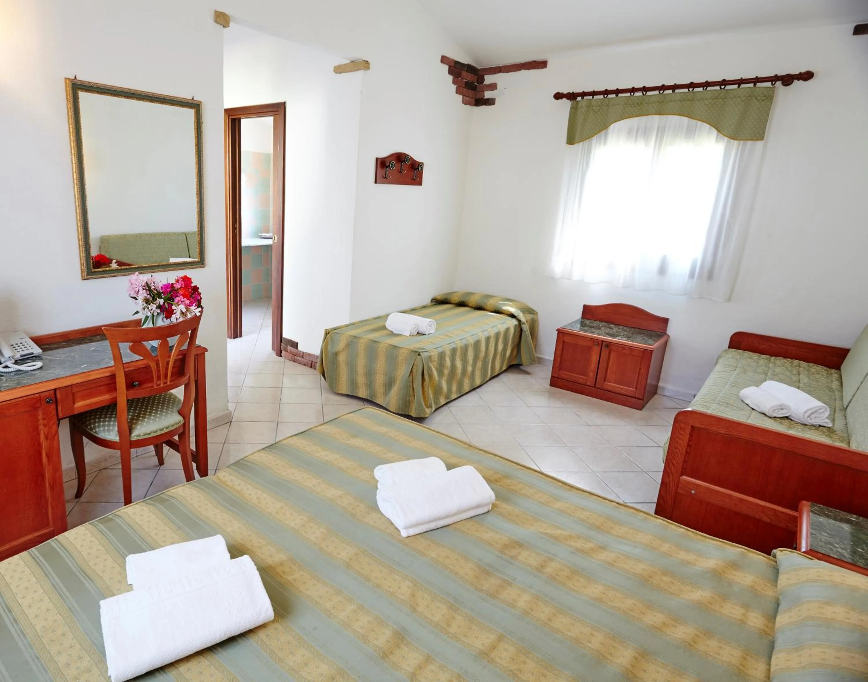 Photo of the whole room, Bed in Hotel Cala Mirto