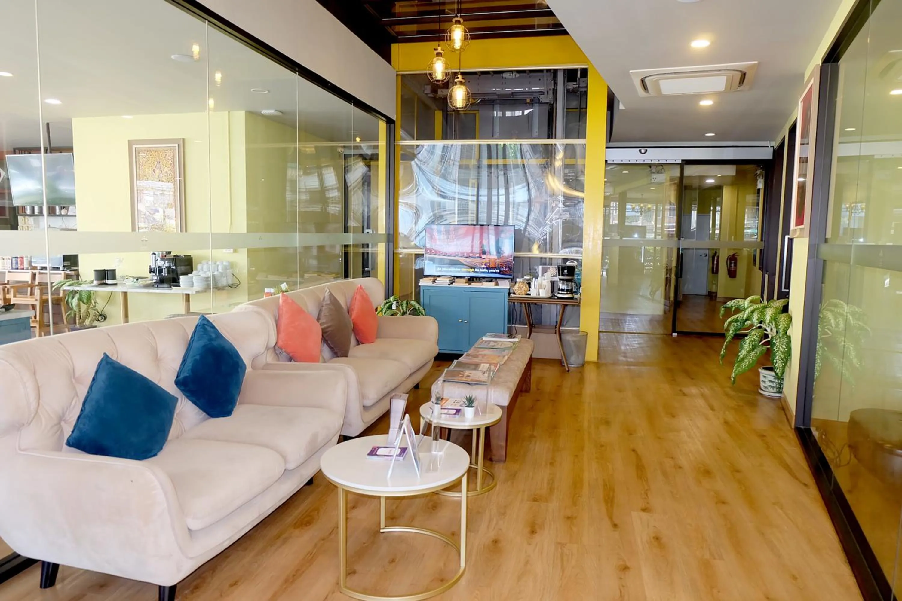 Lobby or reception in Siri Oriental Bangkok Hotel