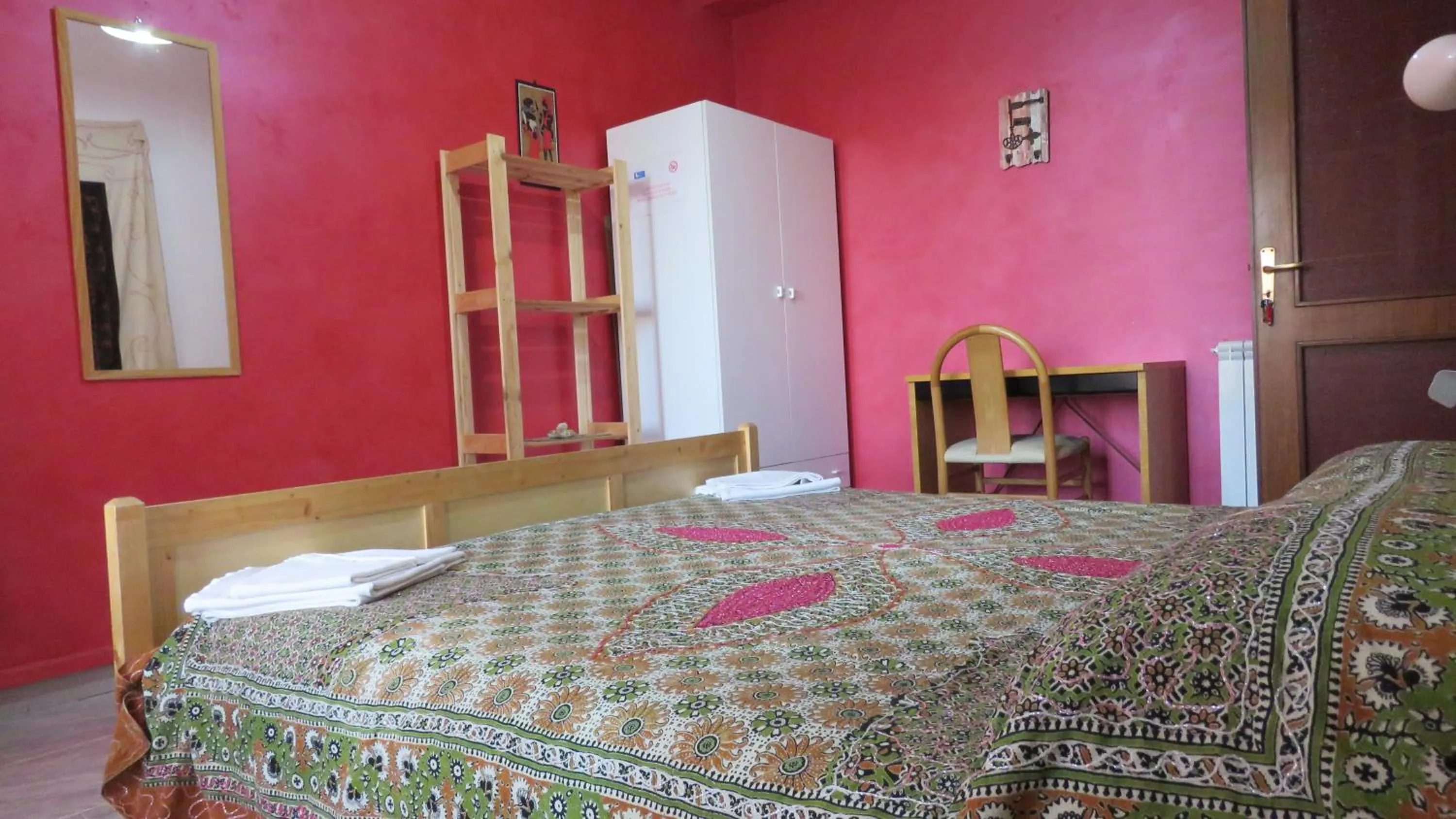 Small Double Room with Balcony in B&B Nereidi