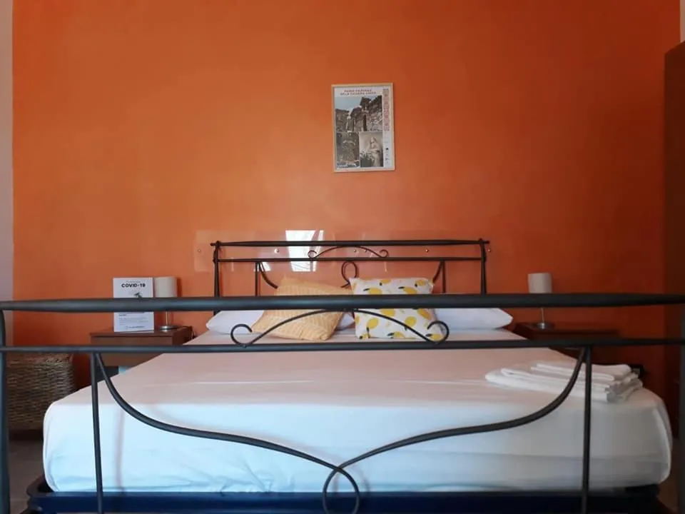 Large Double Room with Terrace in B&B Nereidi