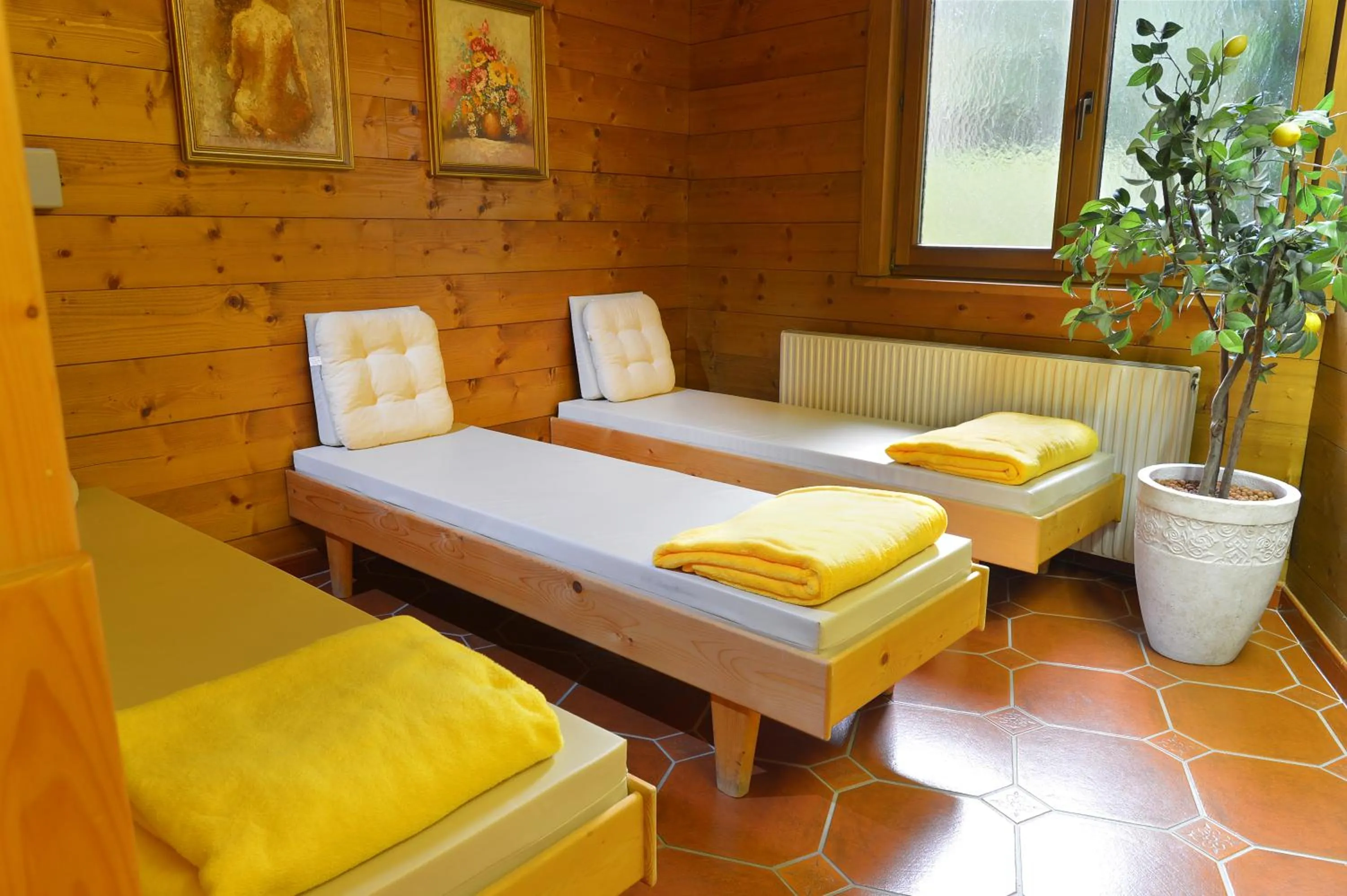 Massage, Bed in Hotel Baumgarten & Chalet Baumgarten