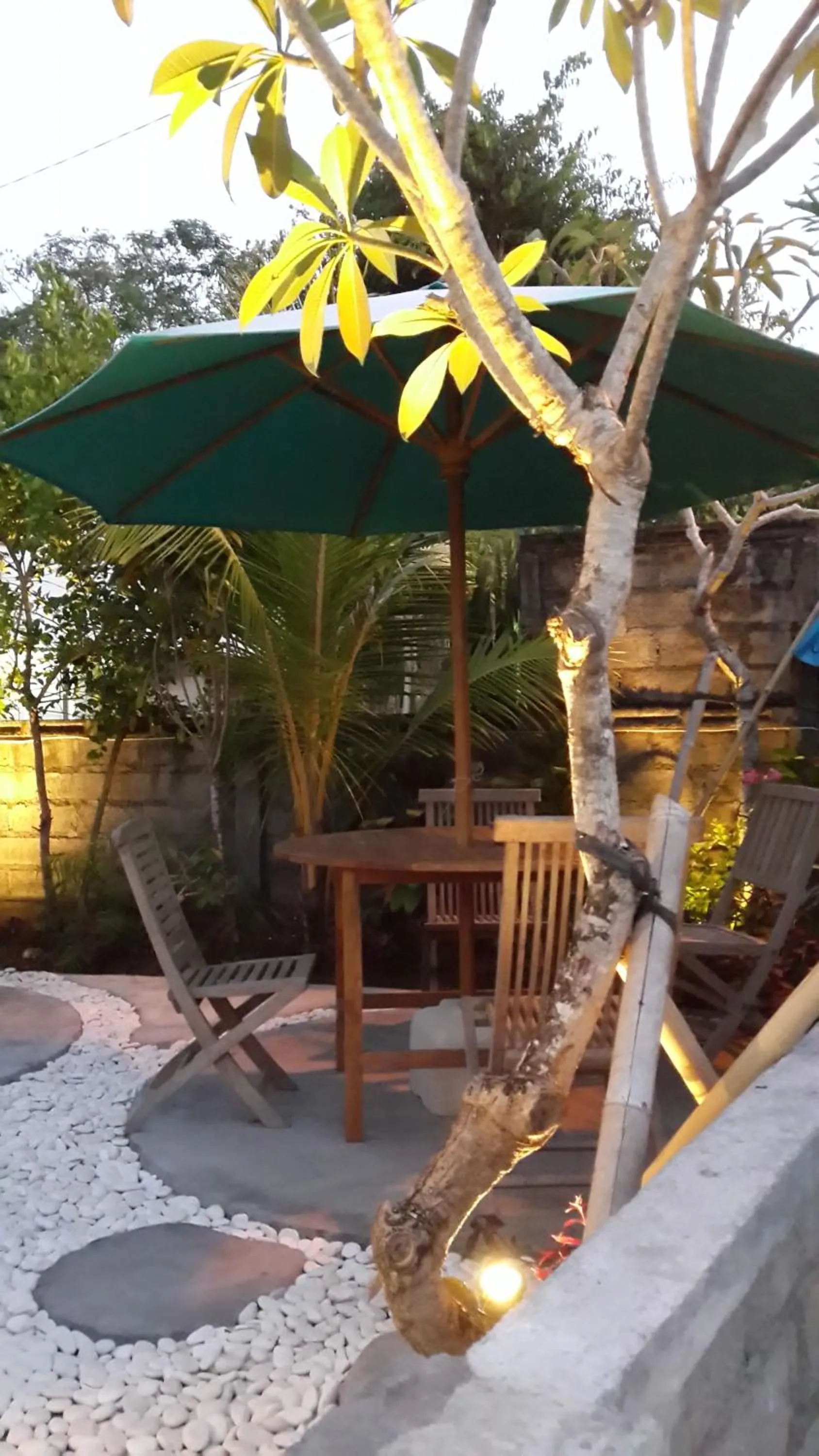 Restaurant/places to eat in Medori Putih Homestay