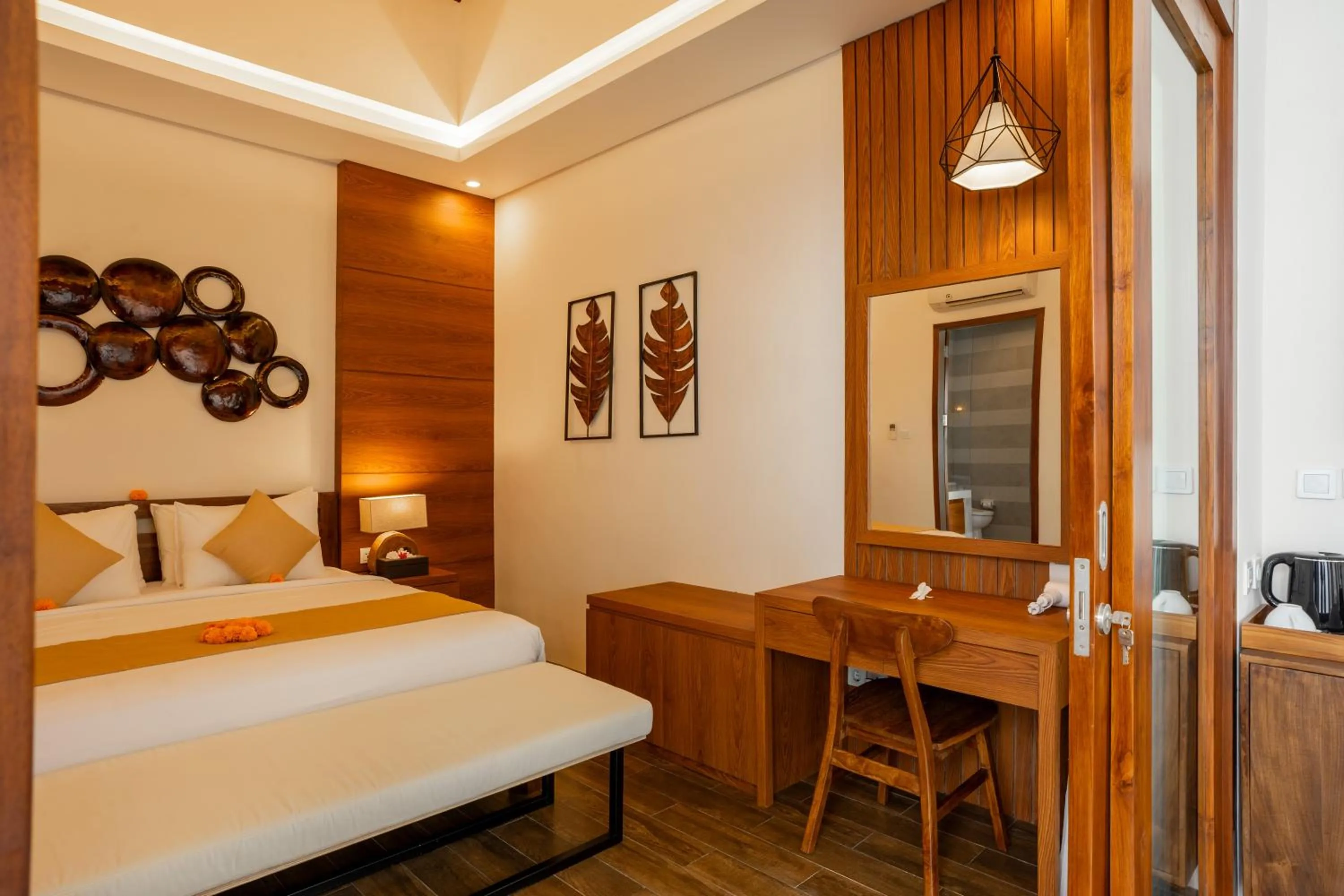 Bed in Freddies Resort & Villas Ubud by Kanaya Hospitality