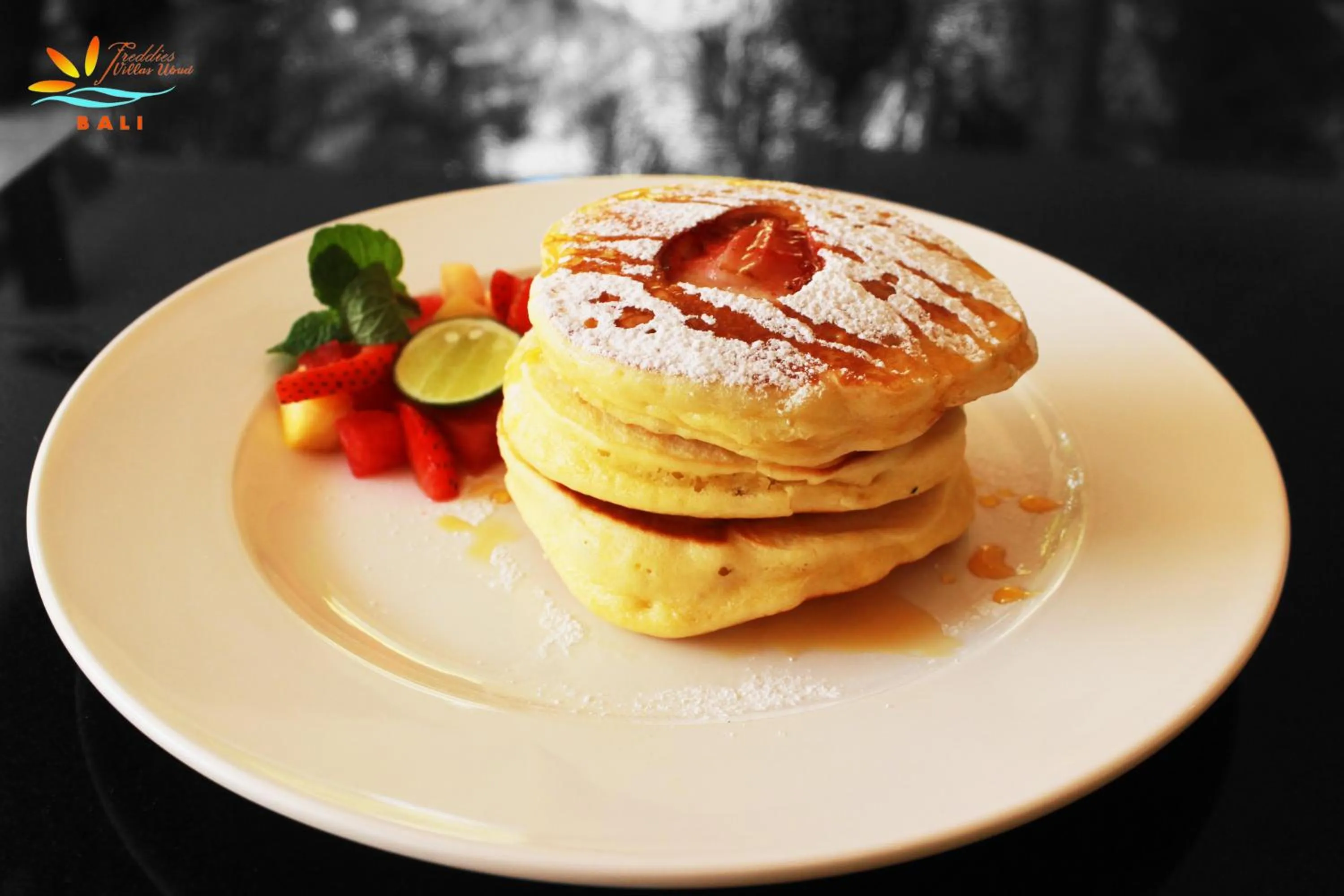 Food and drinks in Freddies Resort & Villas Ubud by Kanaya Hospitality