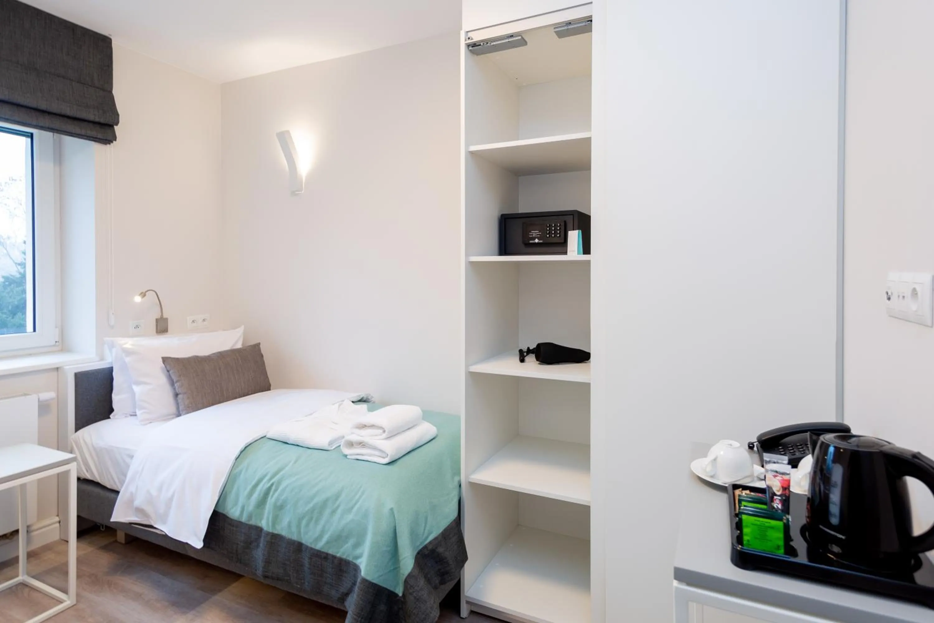 Photo of the whole room, Bed in Pałac Komierowo