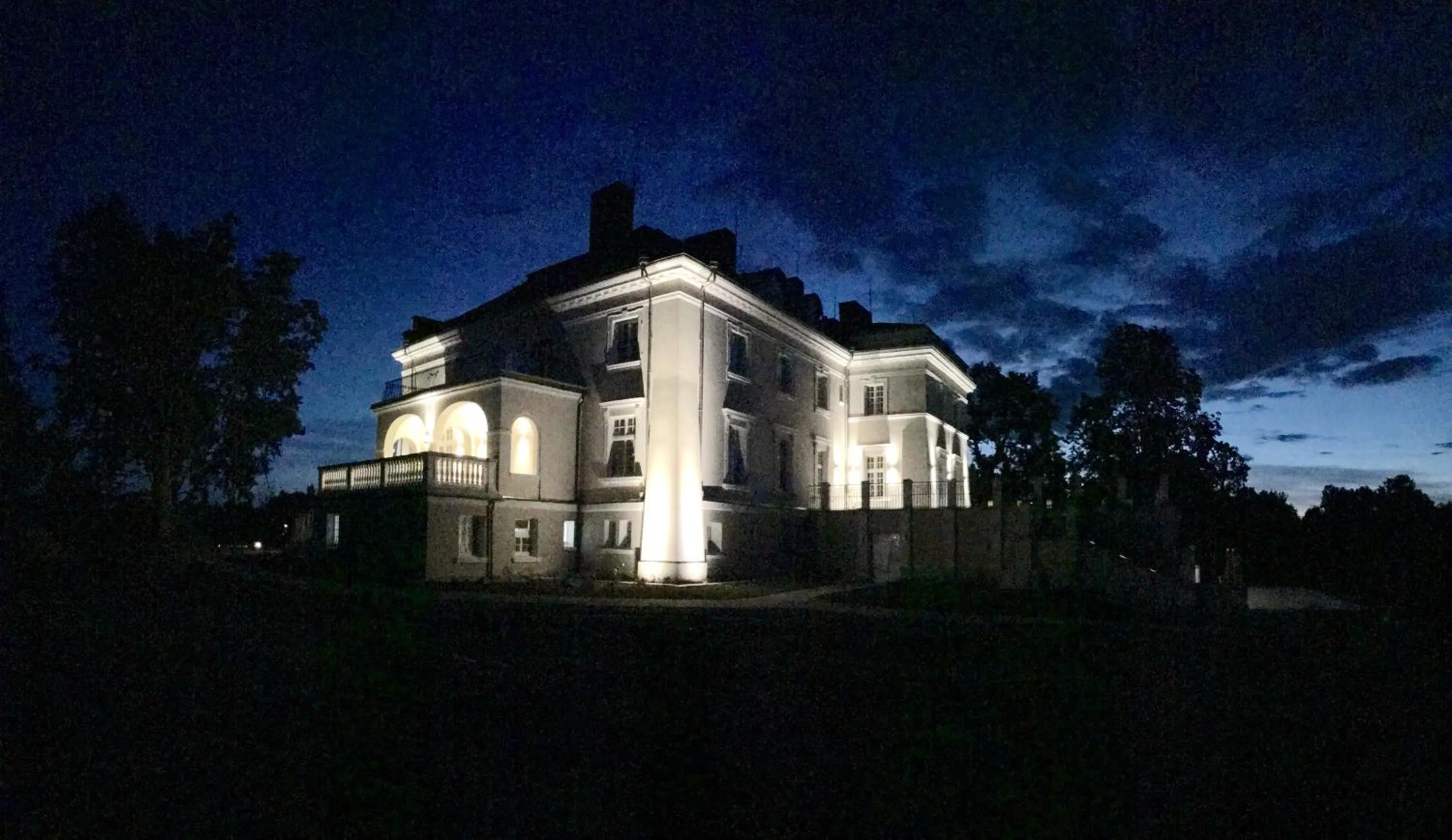 Property building in Pałac Komierowo