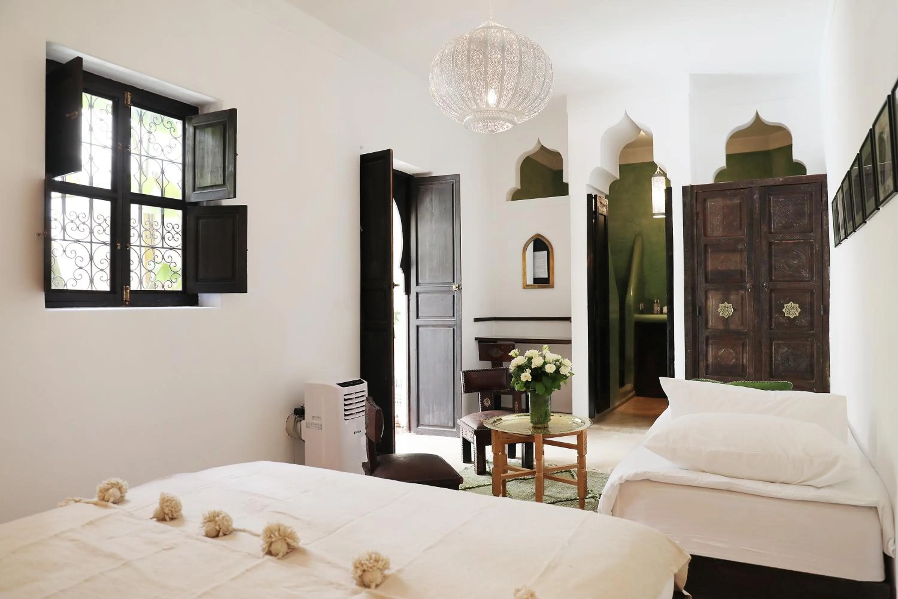 Photo of the whole room, Bed in Riad l'Oiseau du Paradis