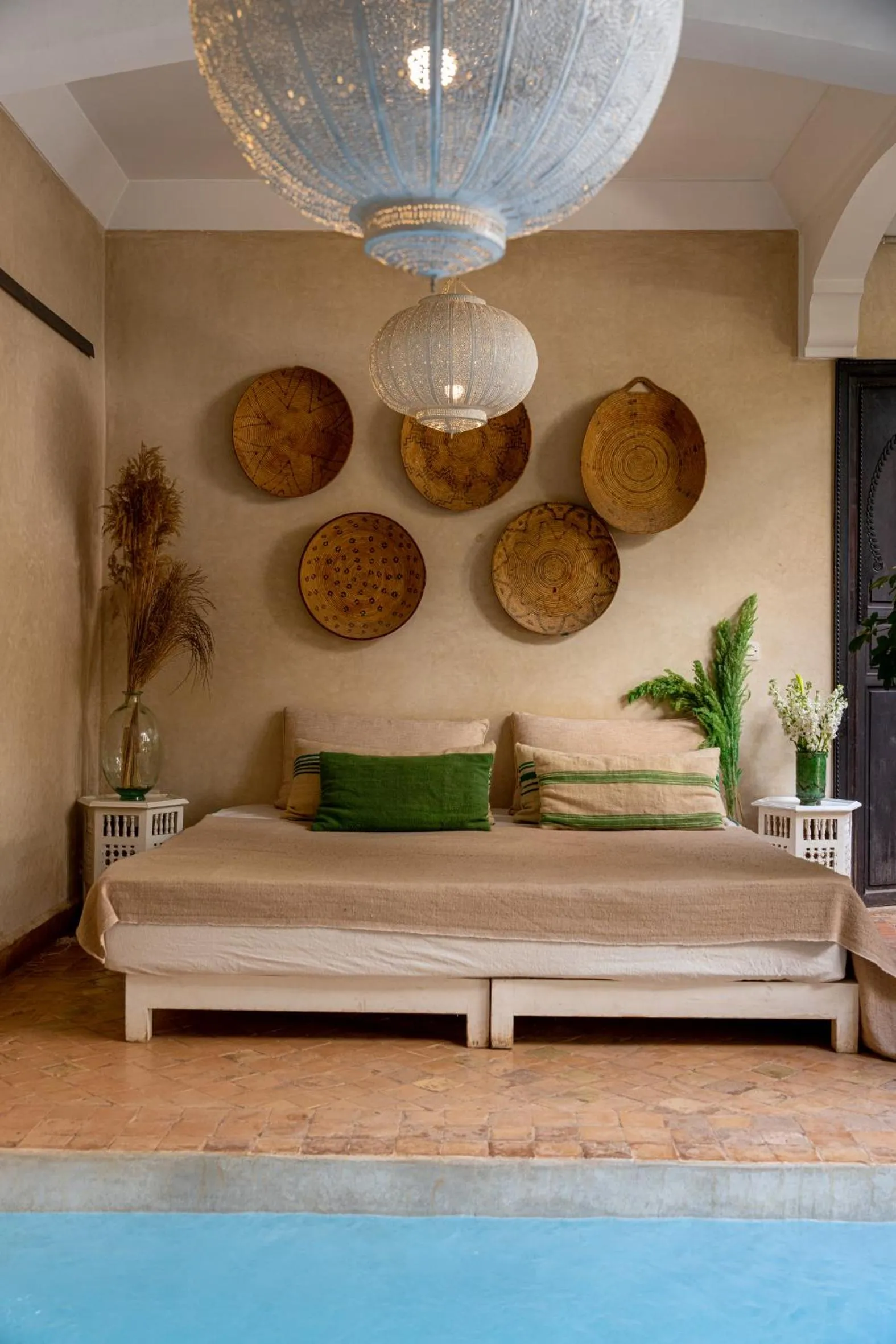 Swimming pool in Riad l'Oiseau du Paradis