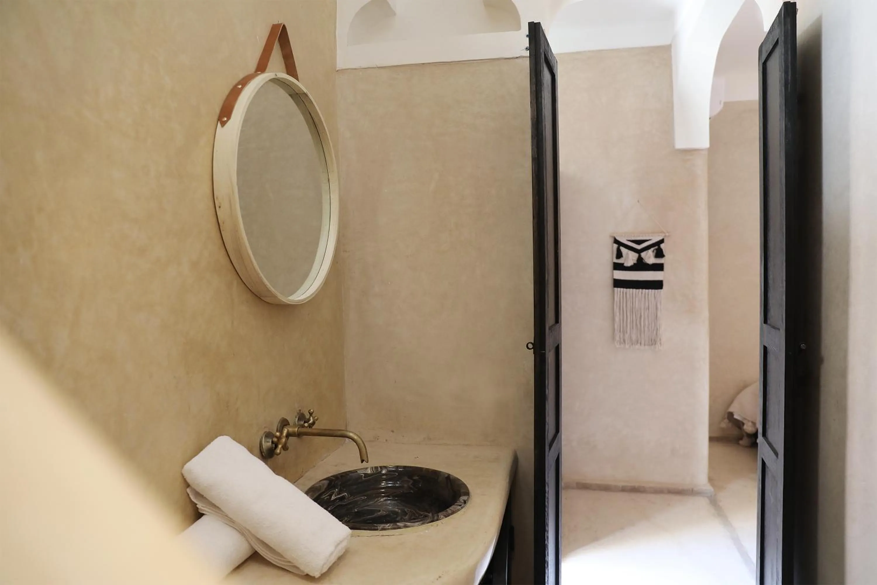 Shower in Riad l'Oiseau du Paradis