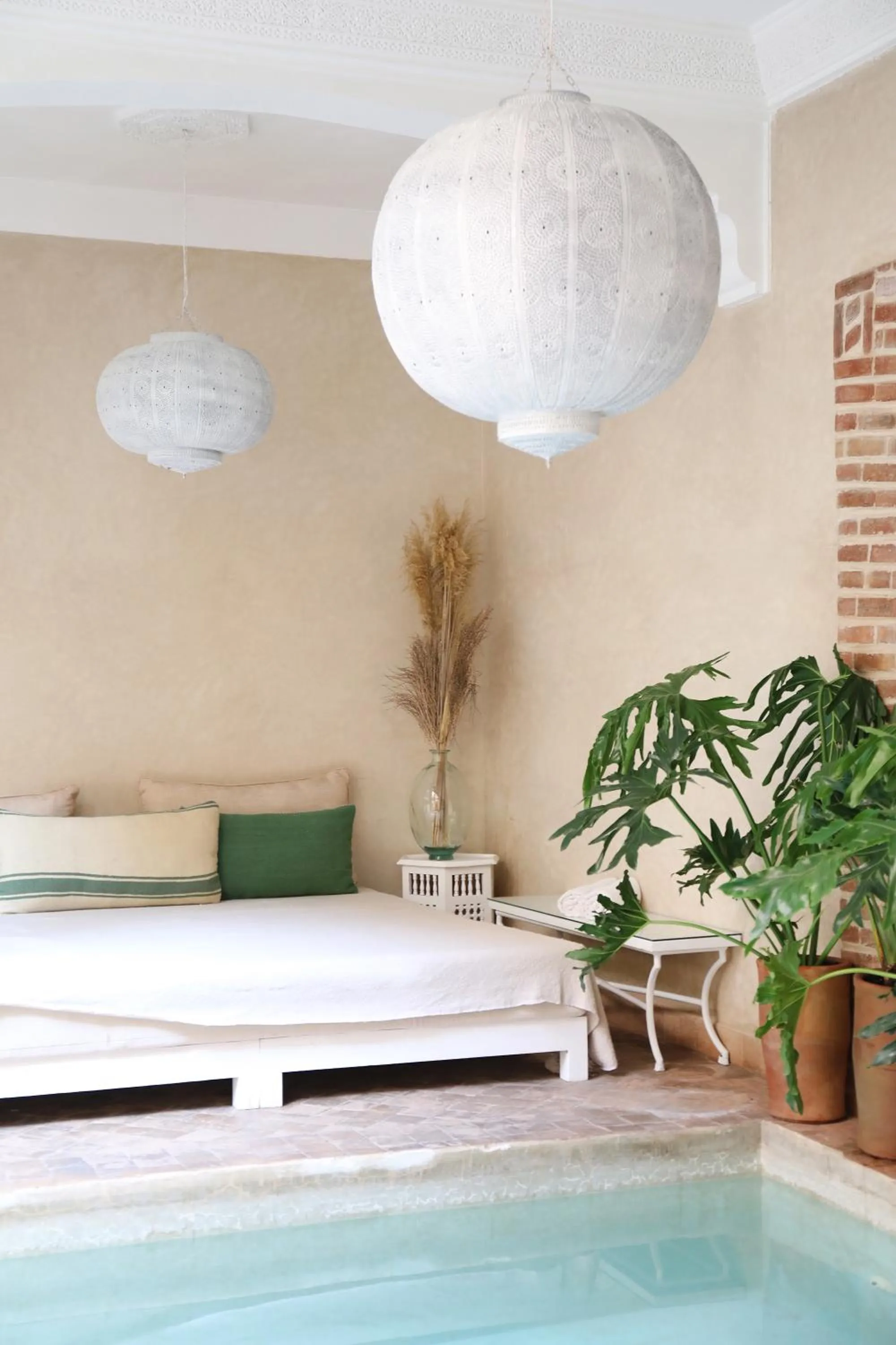 Swimming pool in Riad l'Oiseau du Paradis