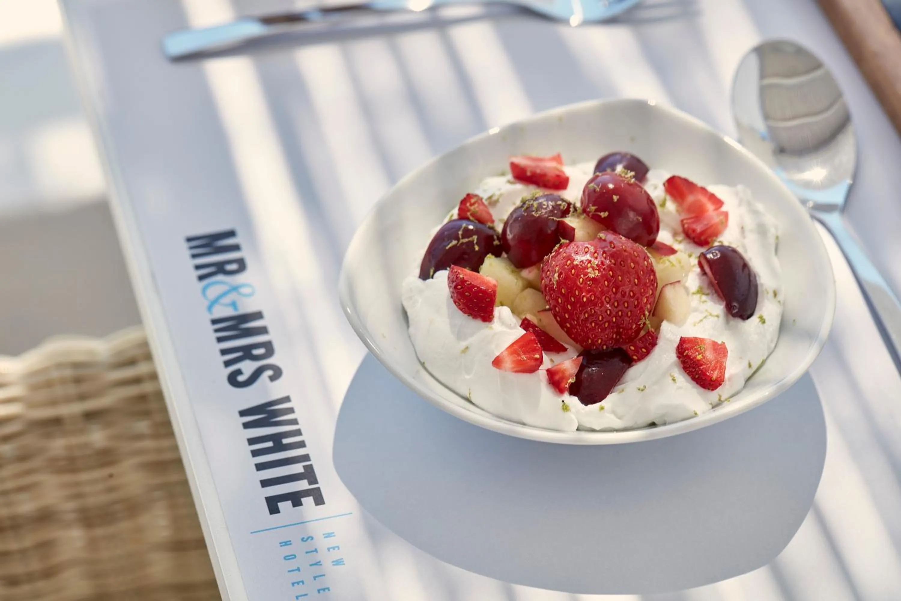 Restaurant/places to eat in Mr and Mrs White Paros