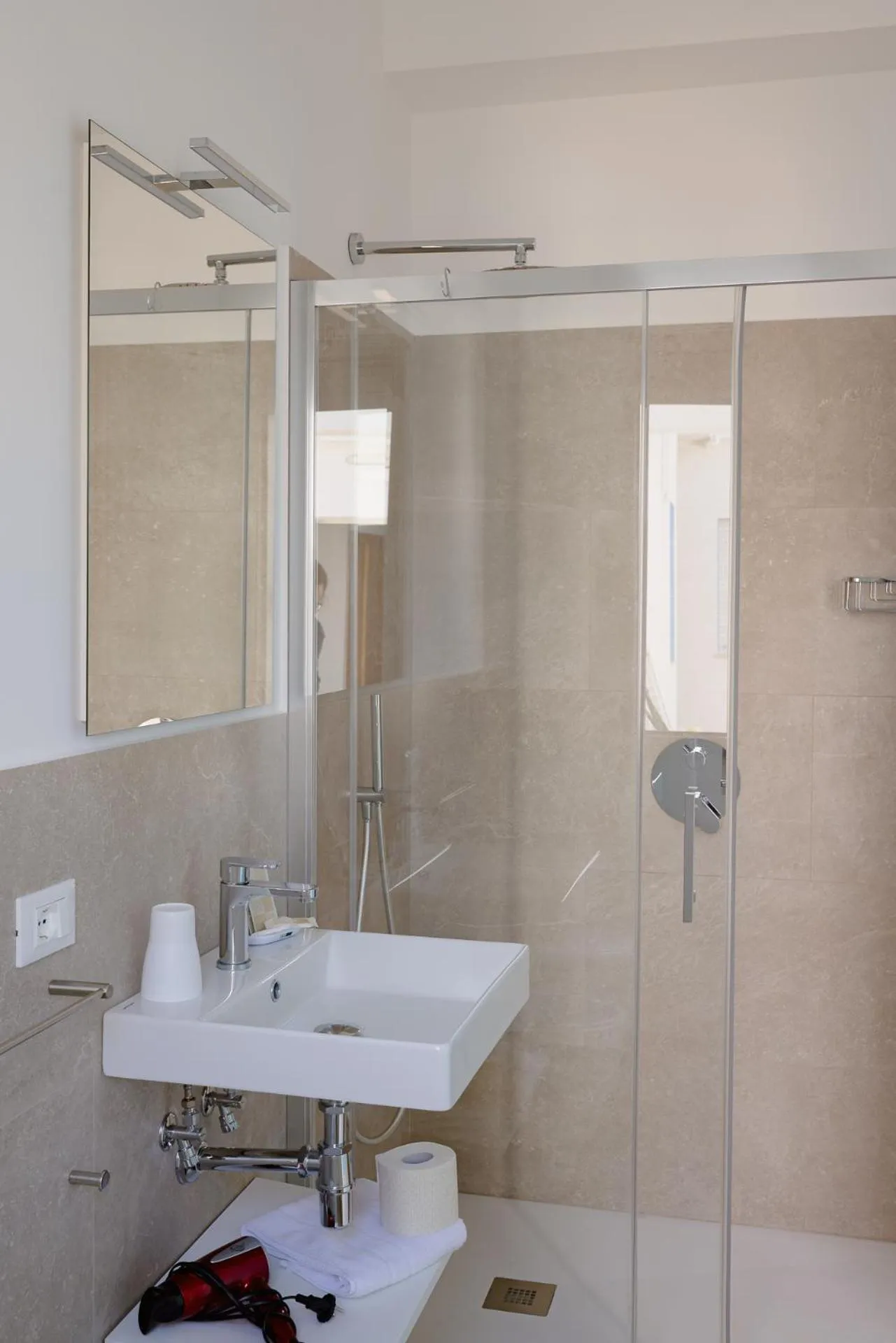 Shower in Residence Le 4 Stagioni