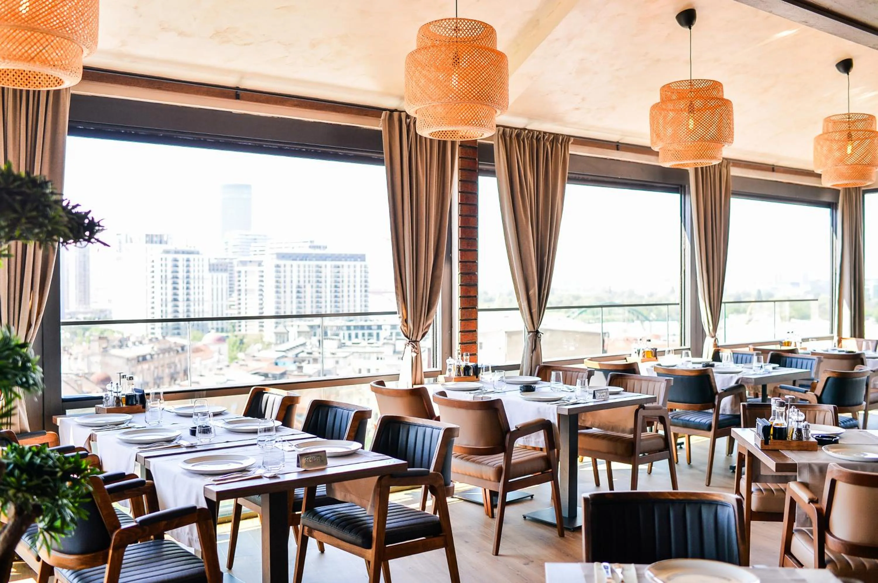 Restaurant/places to eat in Amsterdam Hotel